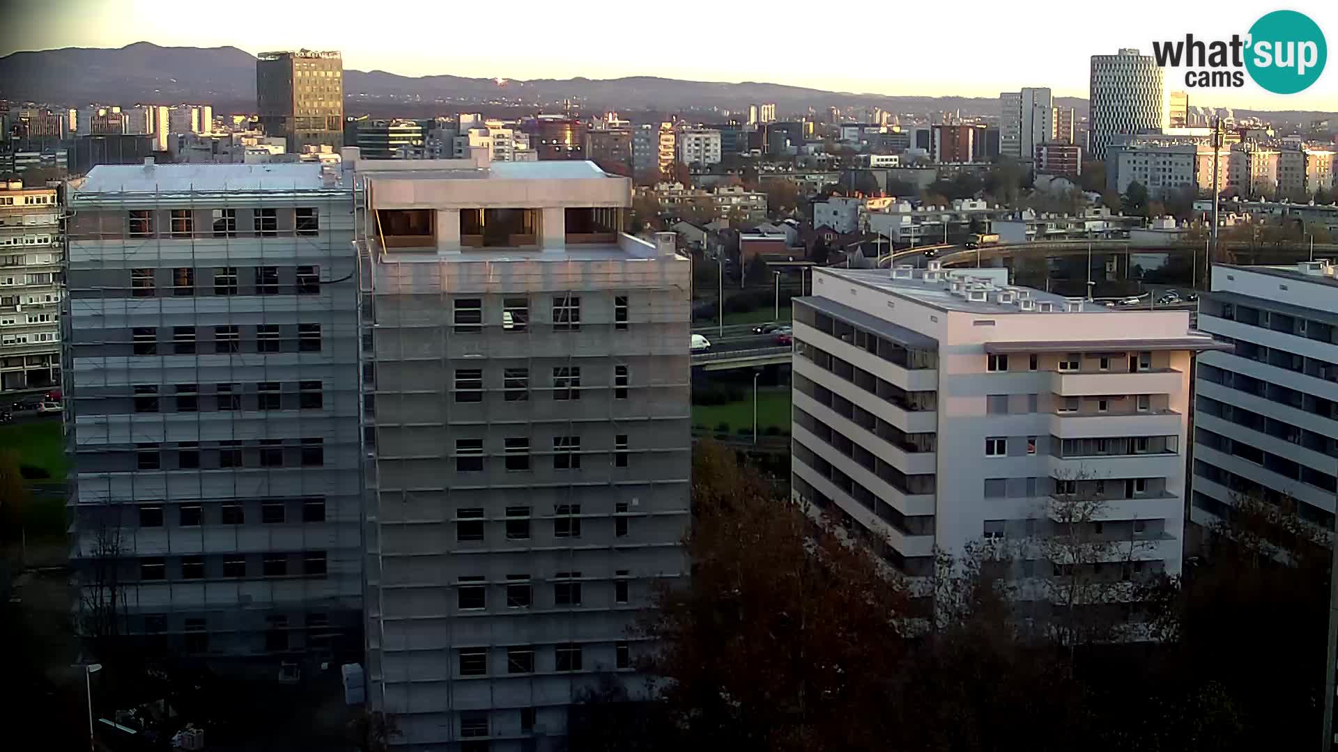 Krožišče Slavonske in Marin Držićeve ulice v Zagrebu v živo