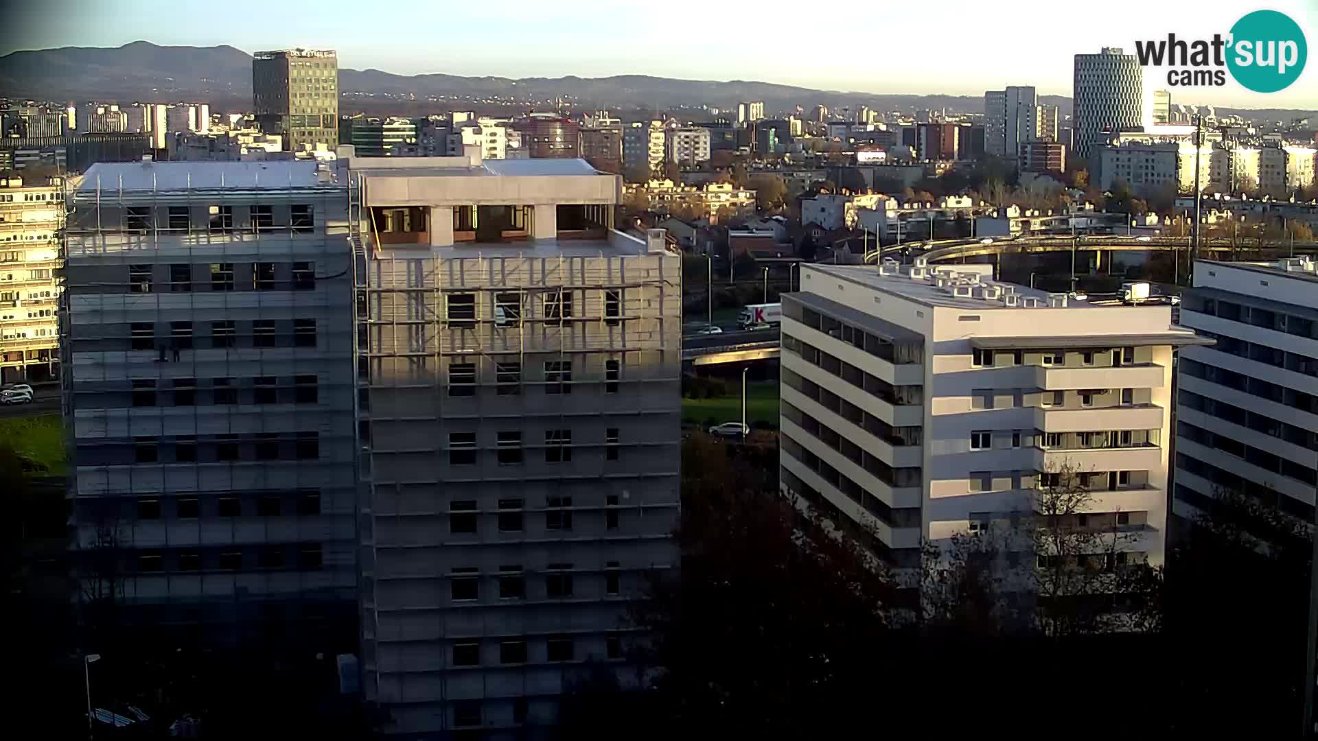 Live-Kreisverkehr Slavonska und Marin Držić Avenue zur Zagreb Webcam