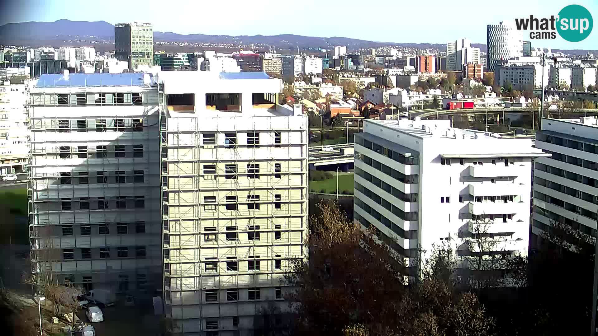 Rotonda en vivo que cruza Slavonska y Marin Držić Avenue en Zagreb webcam