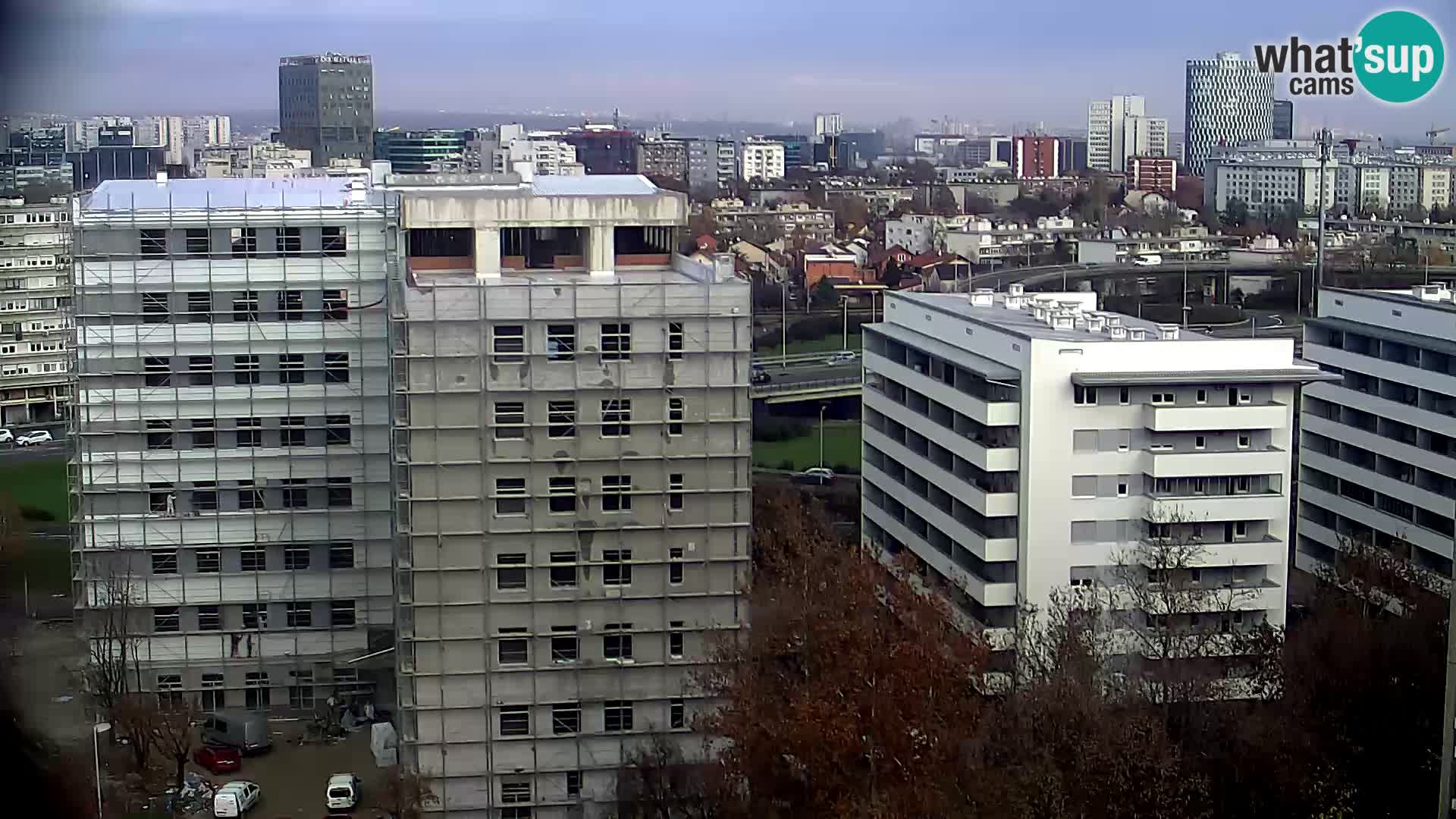 Rotonda en vivo que cruza Slavonska y Marin Držić Avenue en Zagreb webcam