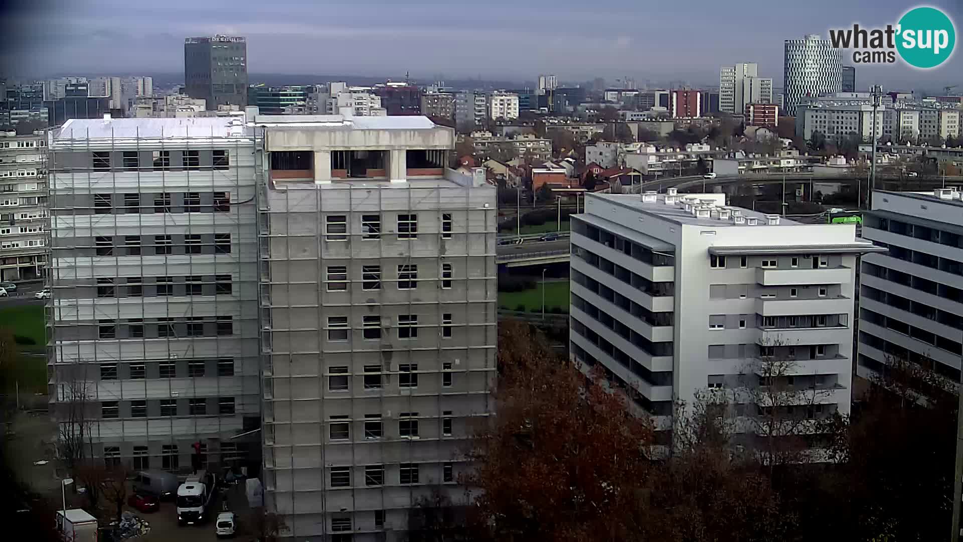 Rotonda en vivo que cruza Slavonska y Marin Držić Avenue en Zagreb webcam