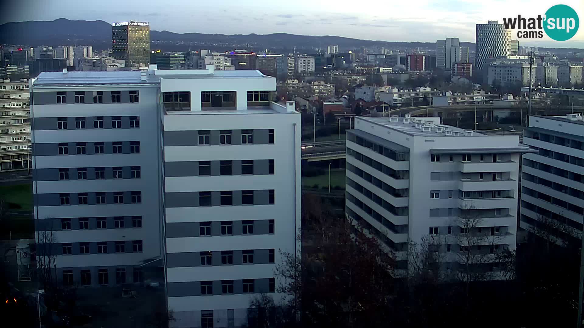 Live-Kreisverkehr Slavonska und Marin Držić Avenue zur Zagreb Webcam