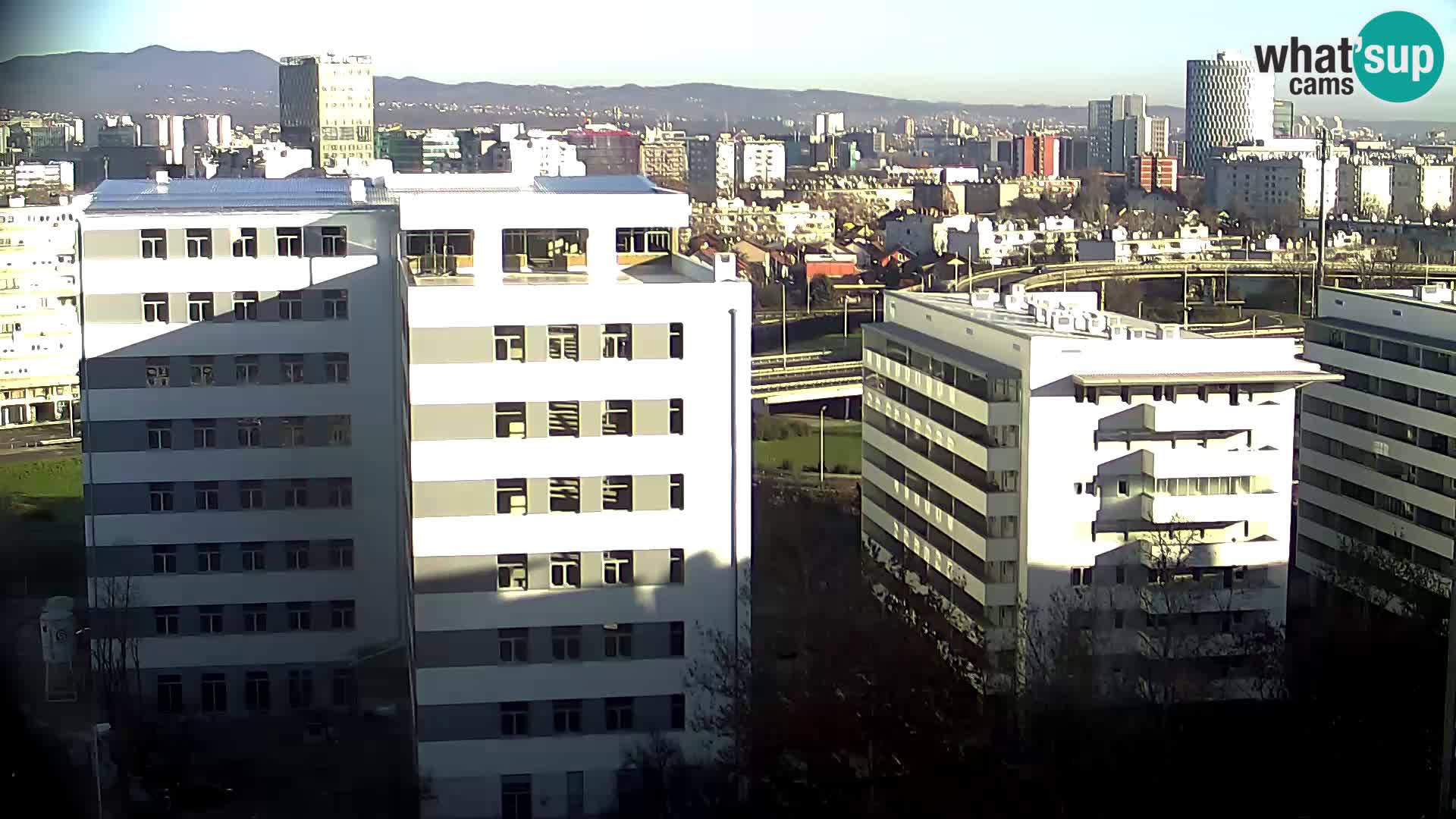 Rond-point en direct traversant les avenues Slavonska et Marin Držić à Zagreb webcam