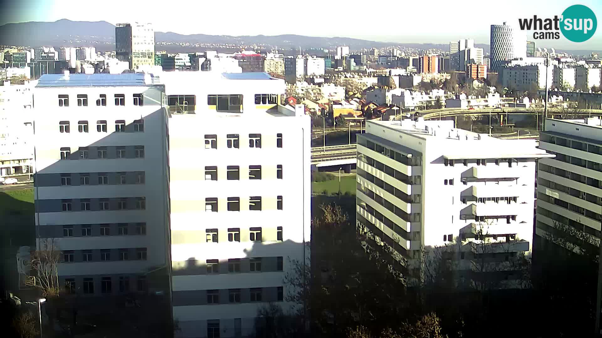 Rond-point en direct traversant les avenues Slavonska et Marin Držić à Zagreb webcam