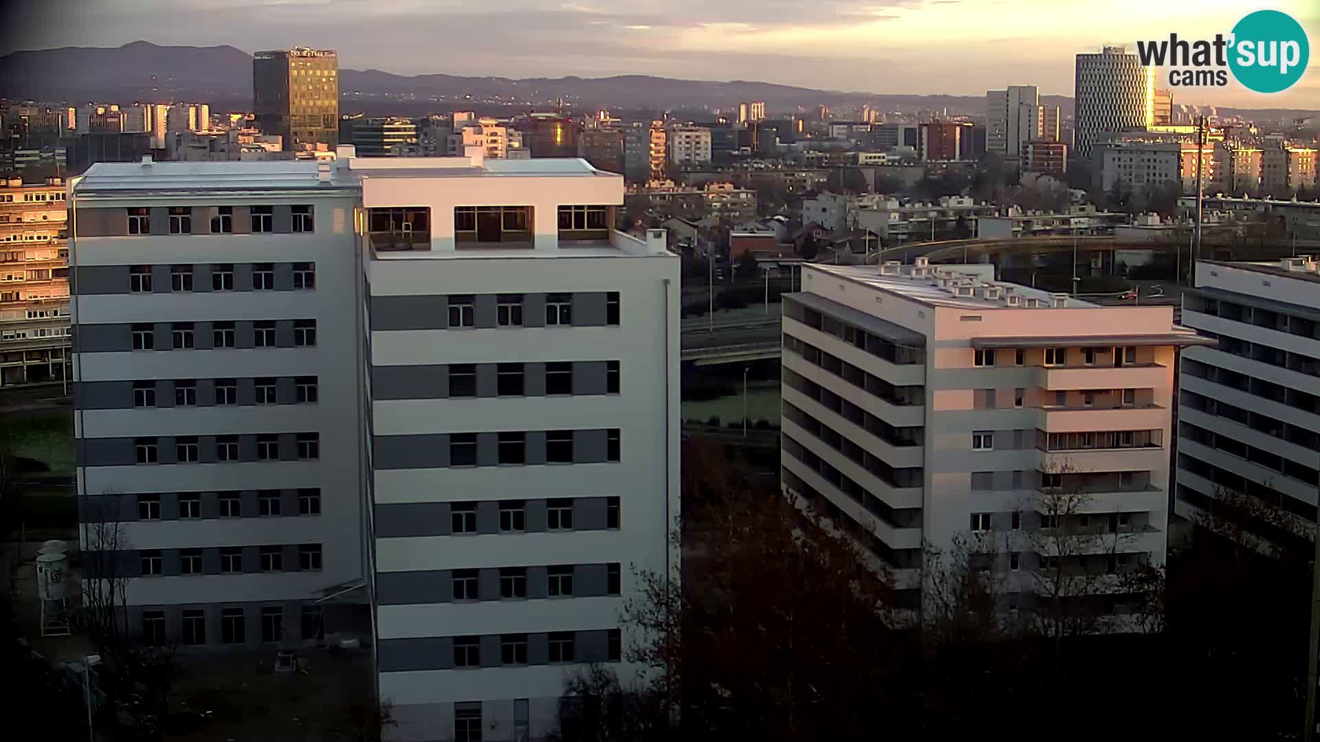 Live-Kreisverkehr Slavonska und Marin Držić Avenue zur Zagreb Webcam