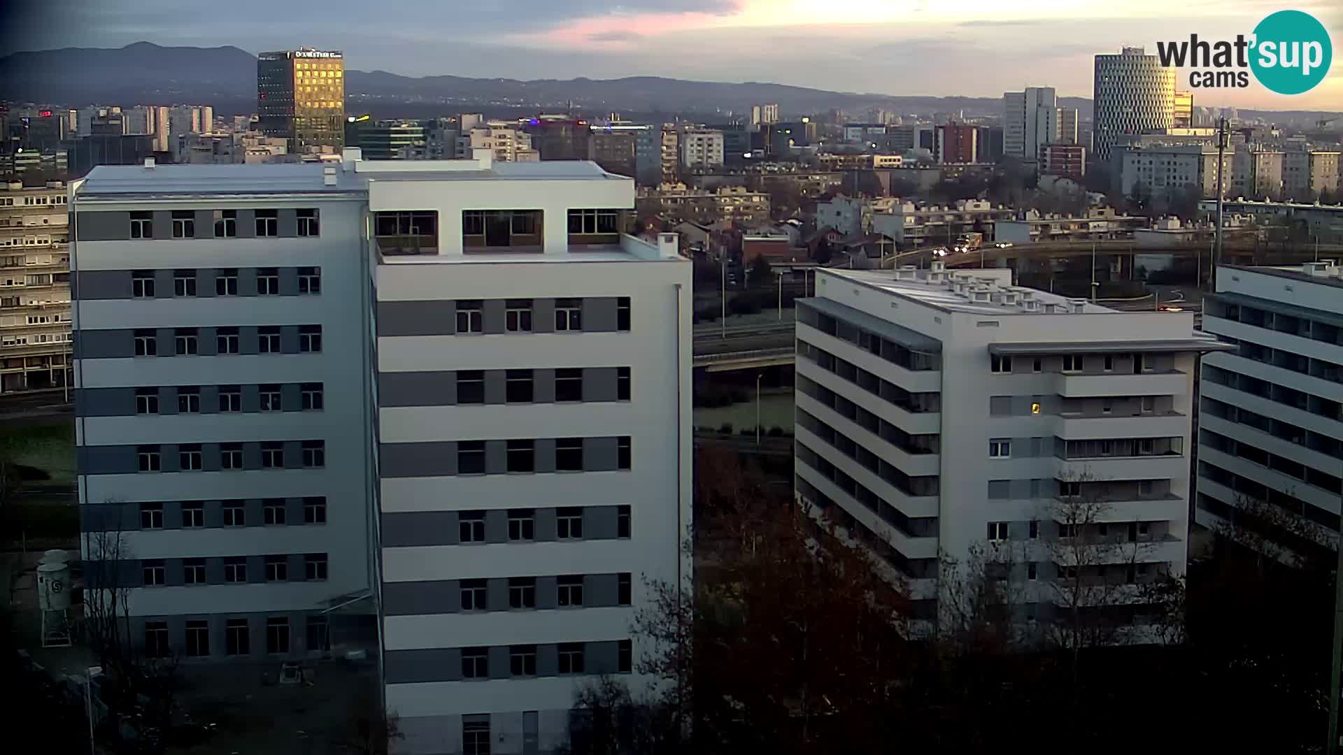 Live-Kreisverkehr Slavonska und Marin Držić Avenue zur Zagreb Webcam