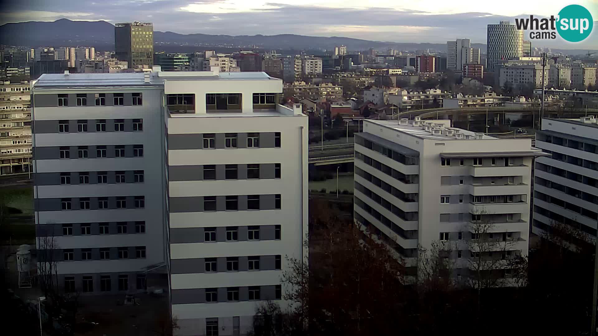 Rond-point en direct traversant les avenues Slavonska et Marin Držić à Zagreb webcam