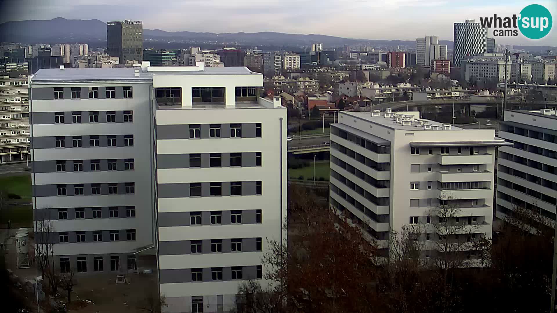 Live-Kreisverkehr Slavonska und Marin Držić Avenue zur Zagreb Webcam