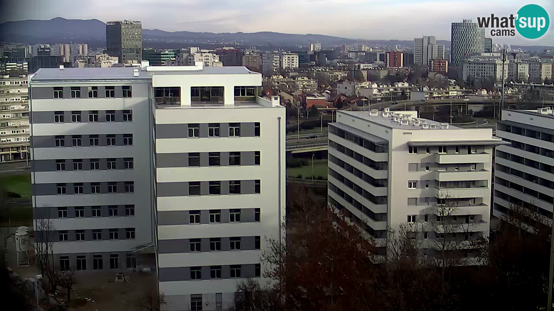 Live-Kreisverkehr Slavonska und Marin Držić Avenue zur Zagreb Webcam