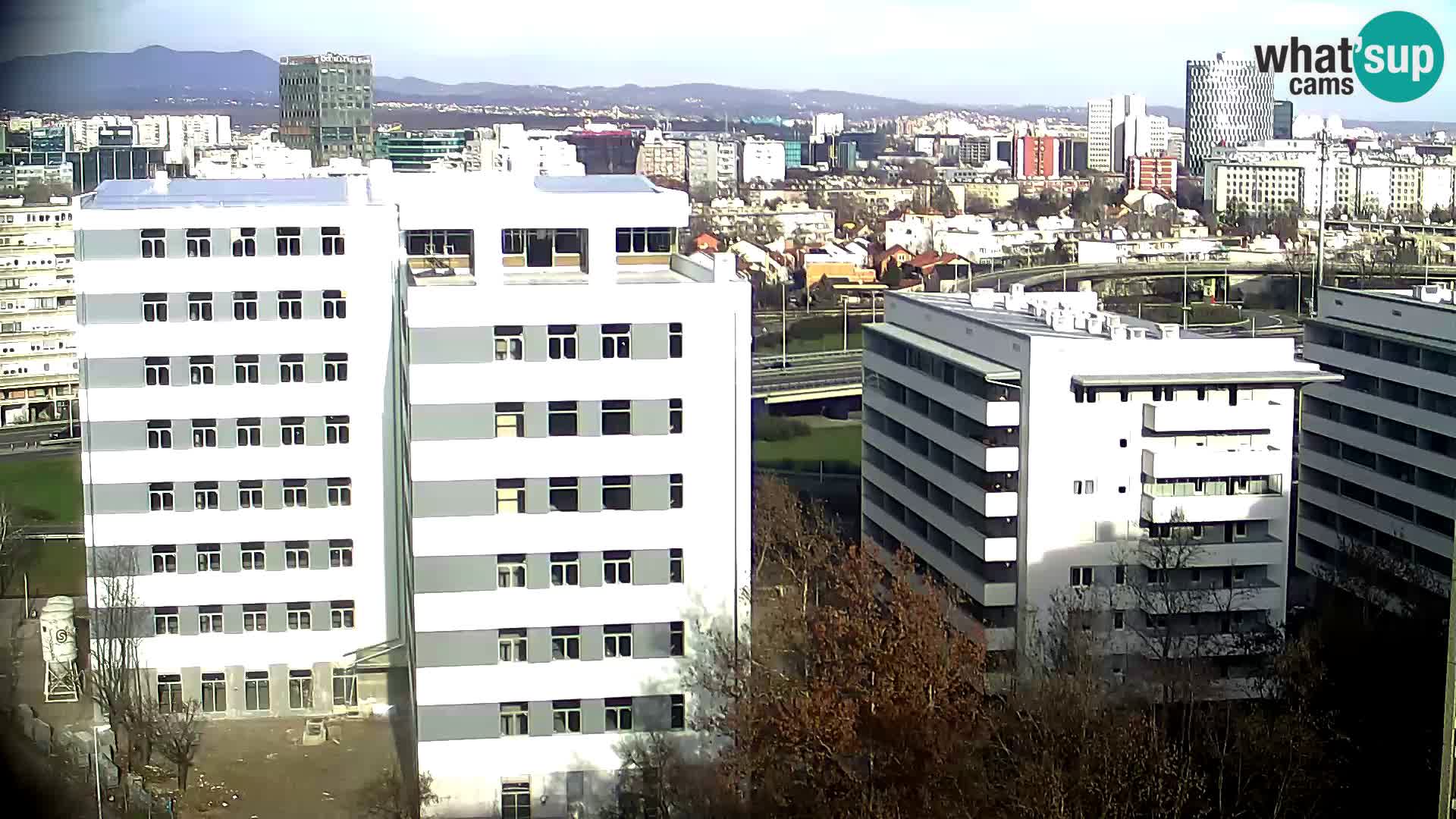 Rond-point en direct traversant les avenues Slavonska et Marin Držić à Zagreb webcam