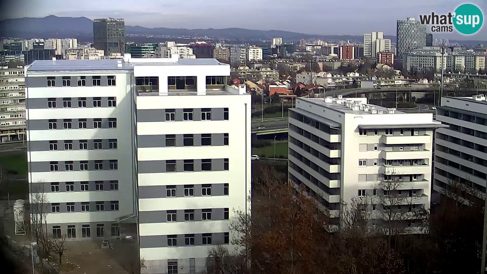 Rond-point en direct traversant les avenues Slavonska et Marin Držić à Zagreb webcam