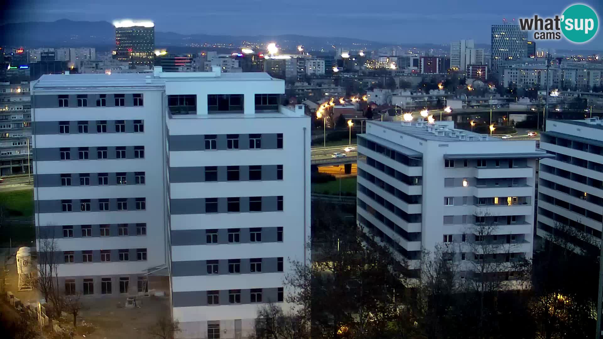 Rond-point en direct traversant les avenues Slavonska et Marin Držić à Zagreb webcam