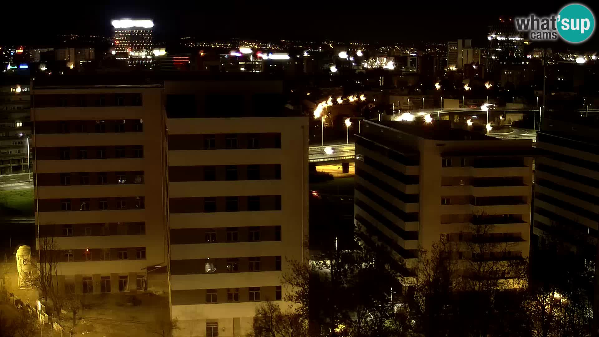 Rond-point en direct traversant les avenues Slavonska et Marin Držić à Zagreb webcam