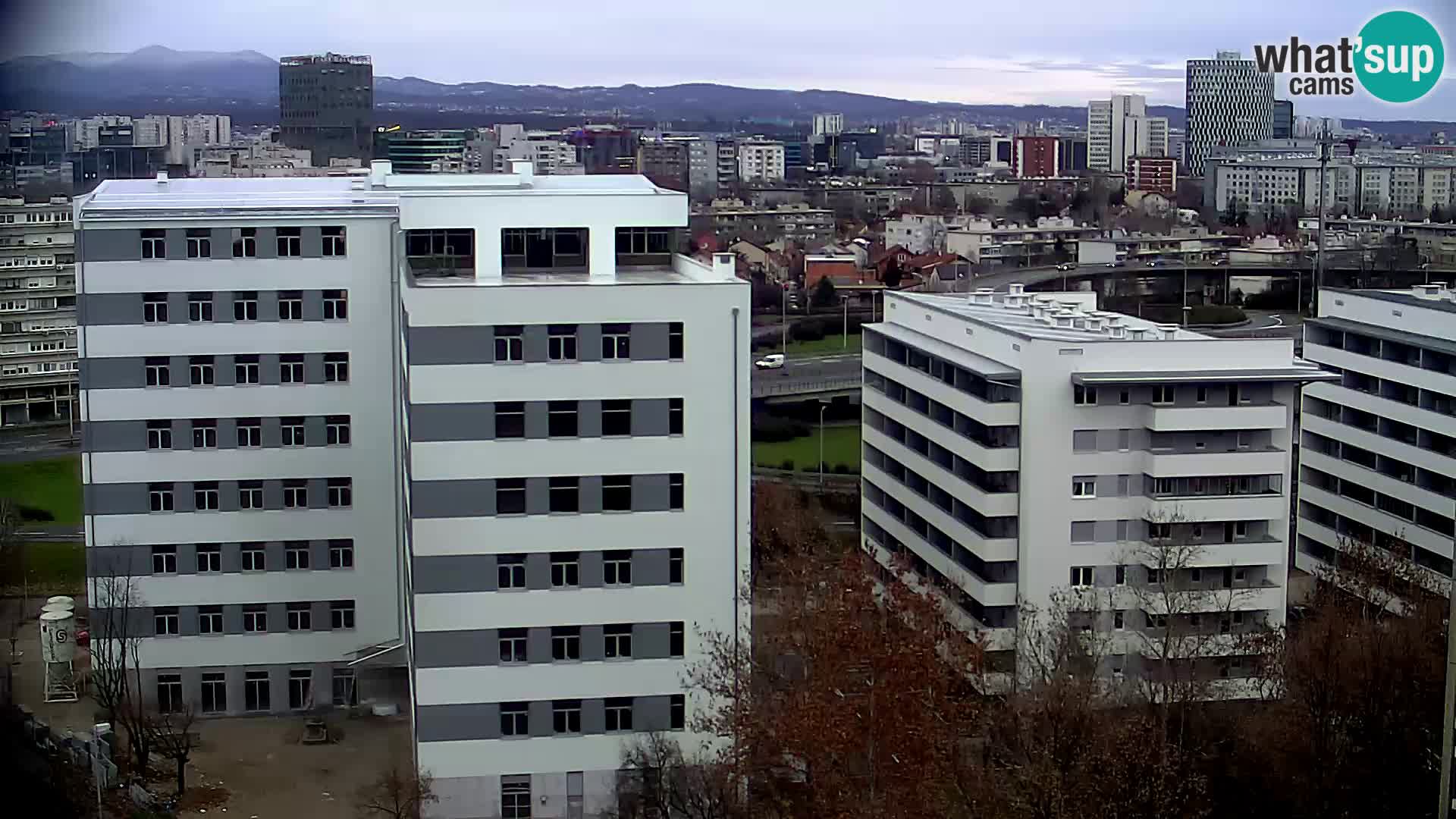 Live-Kreisverkehr Slavonska und Marin Držić Avenue zur Zagreb Webcam