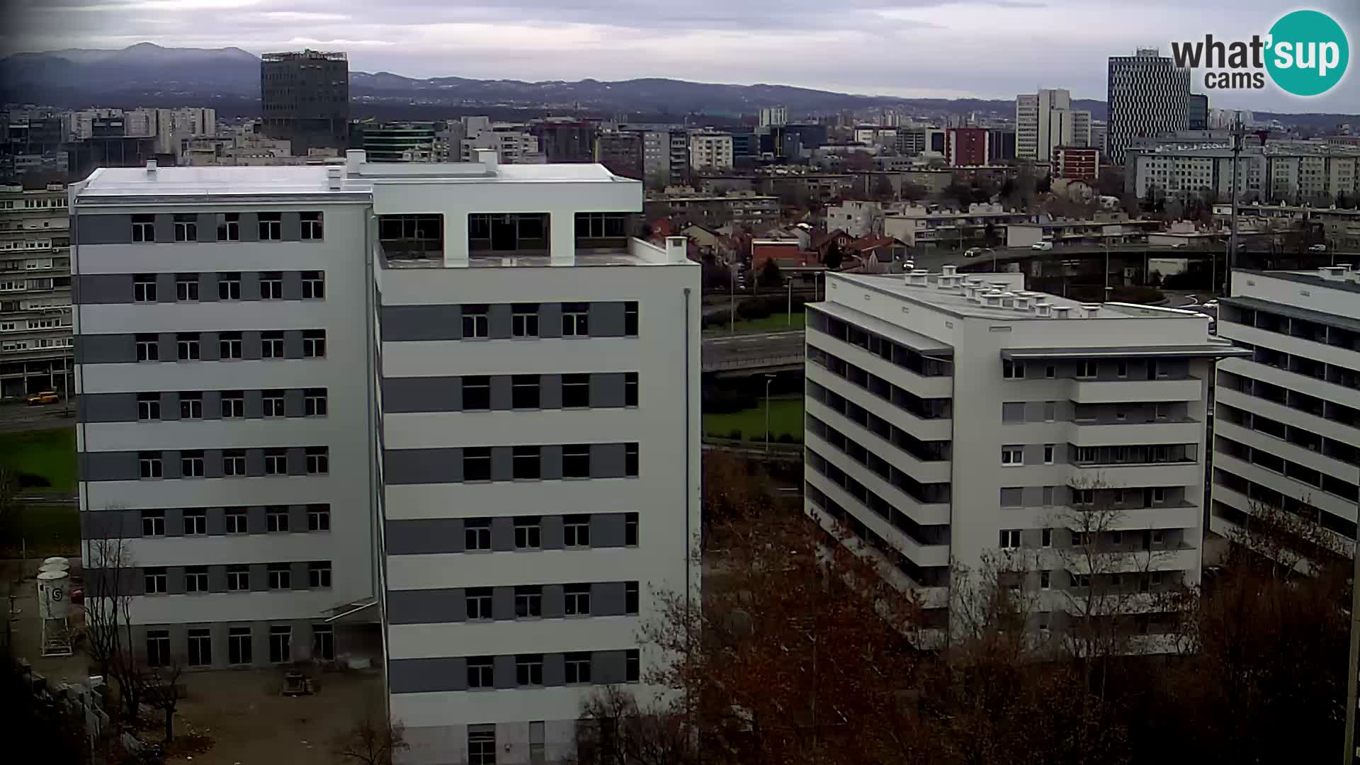 Rond-point en direct traversant les avenues Slavonska et Marin Držić à Zagreb webcam