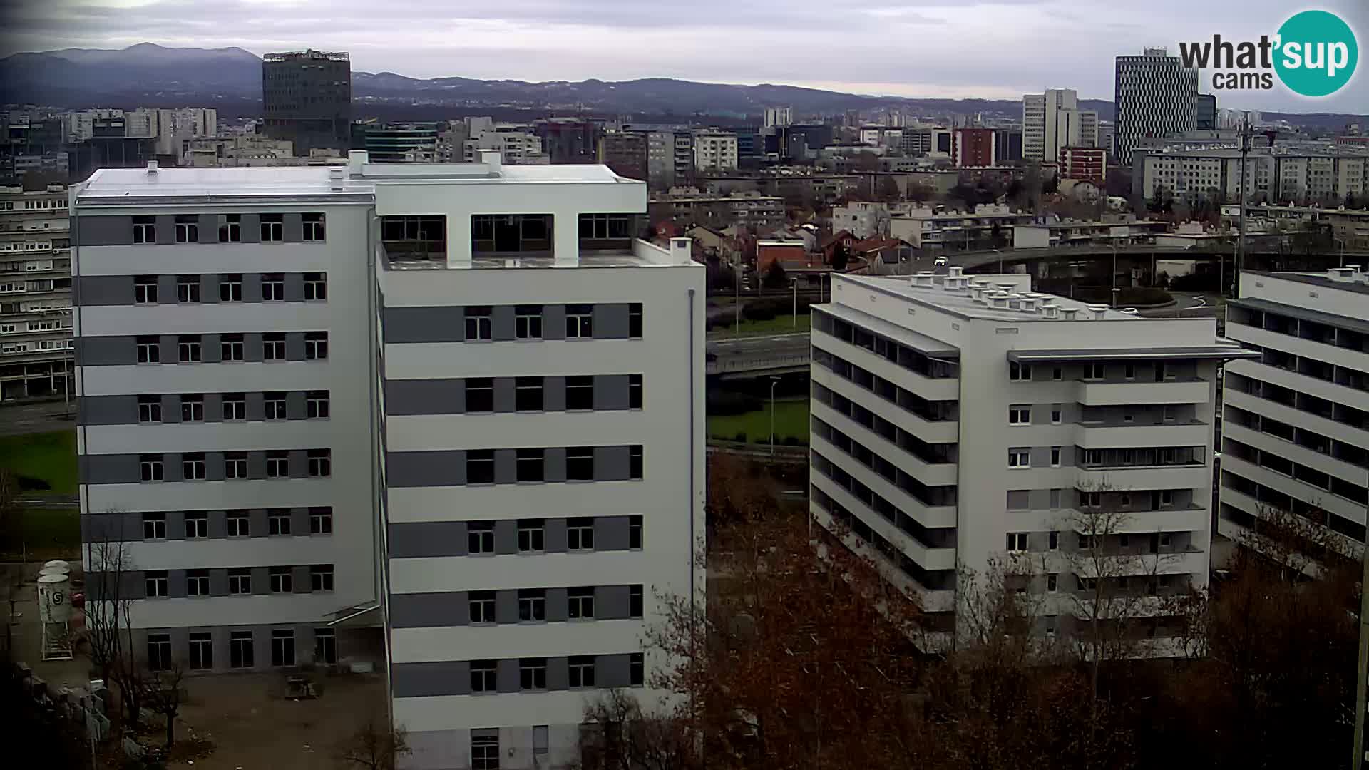 Rond-point en direct traversant les avenues Slavonska et Marin Držić à Zagreb webcam