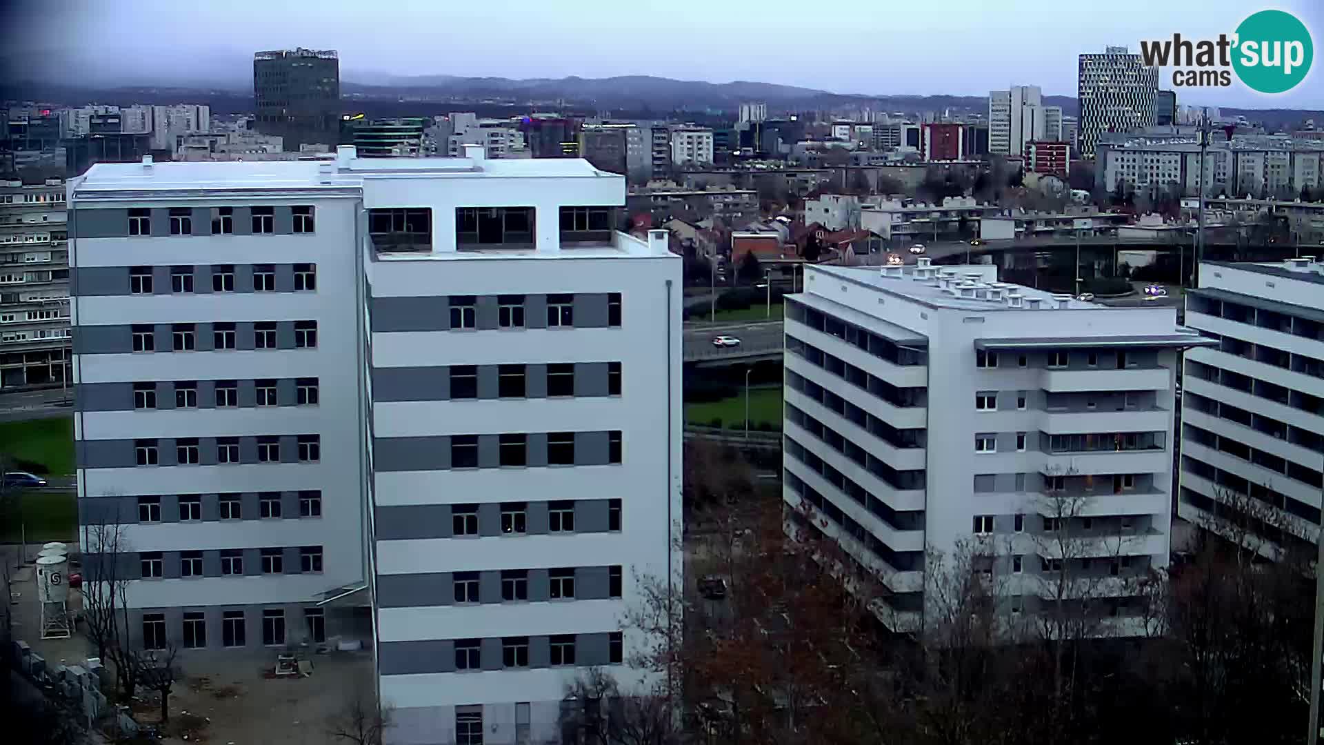 Rond-point en direct traversant les avenues Slavonska et Marin Držić à Zagreb webcam