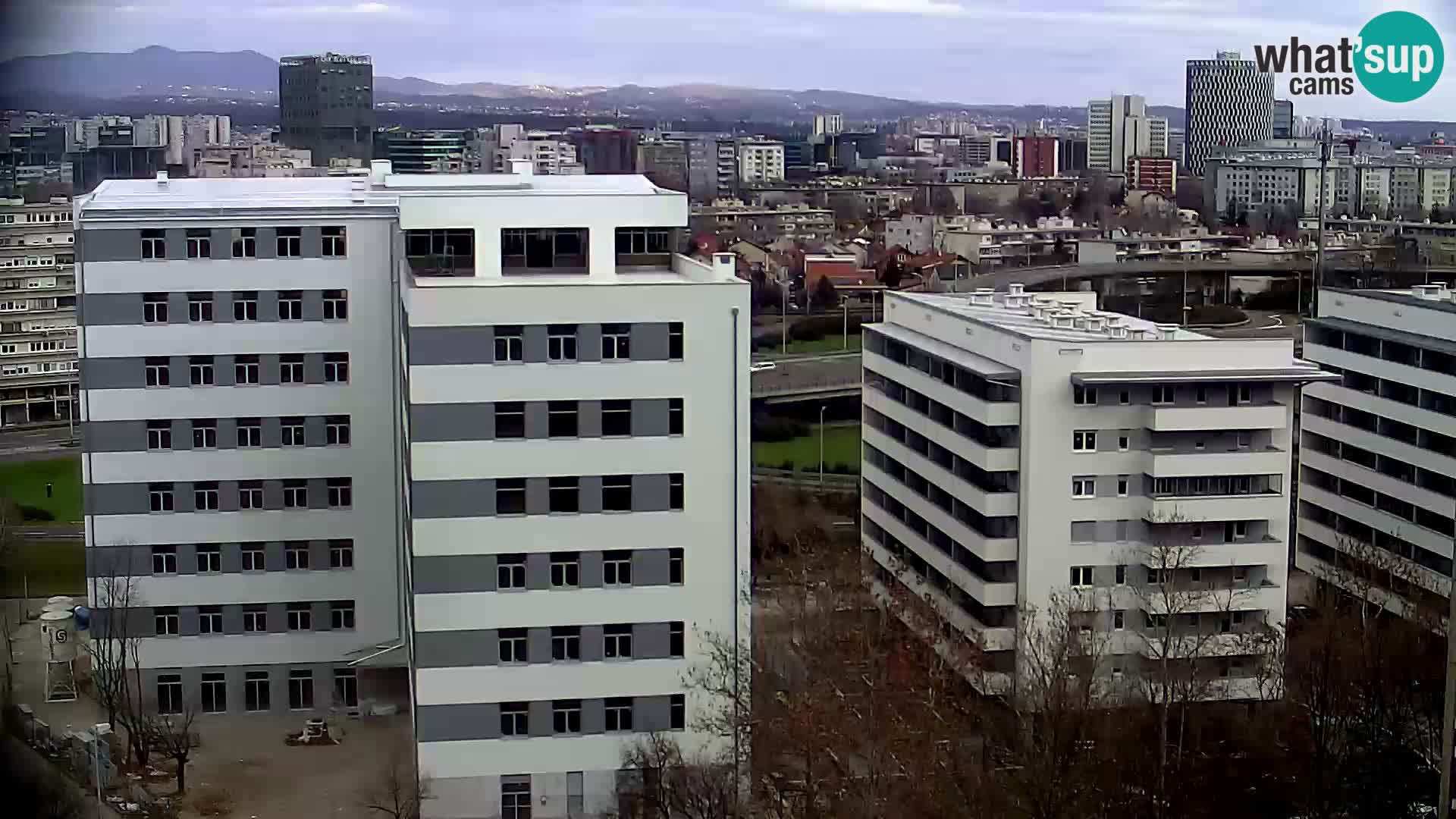 Rond-point en direct traversant les avenues Slavonska et Marin Držić à Zagreb webcam