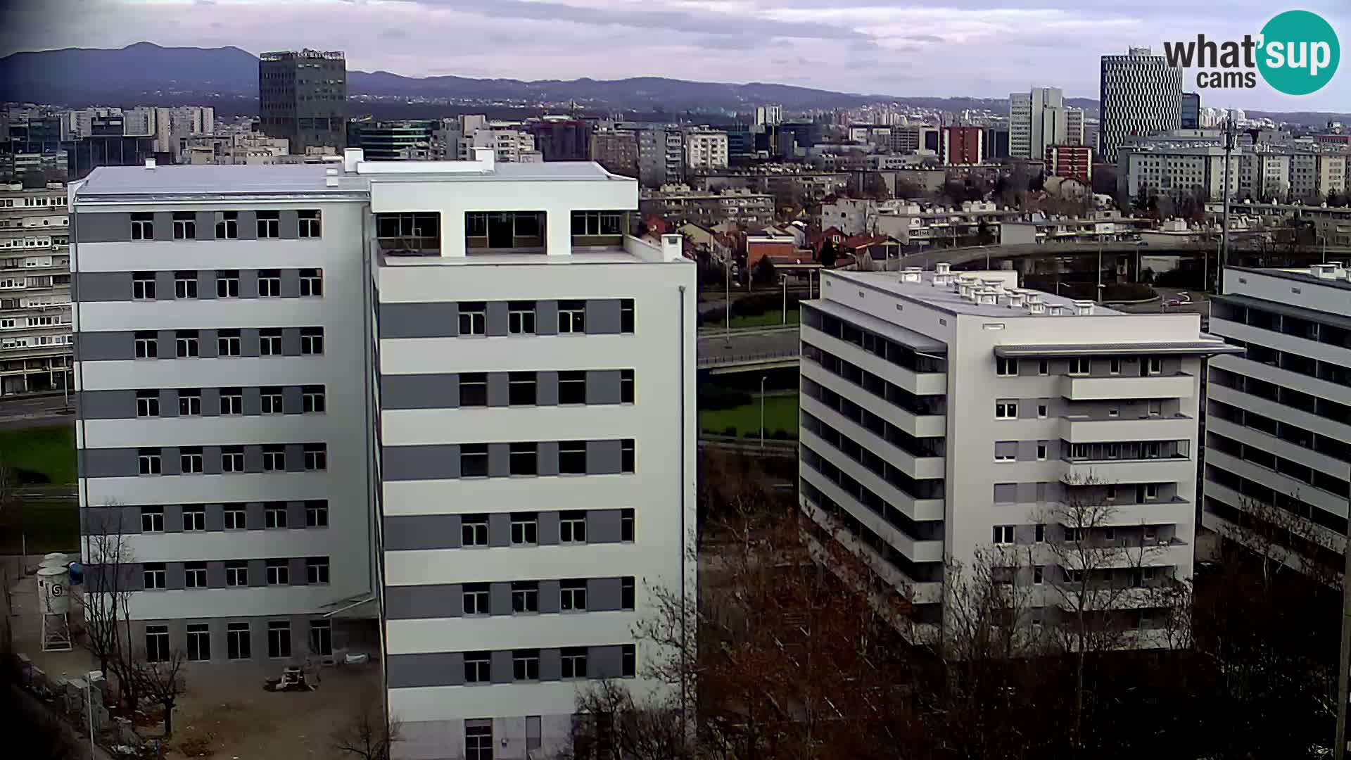 Live-Kreisverkehr Slavonska und Marin Držić Avenue zur Zagreb Webcam