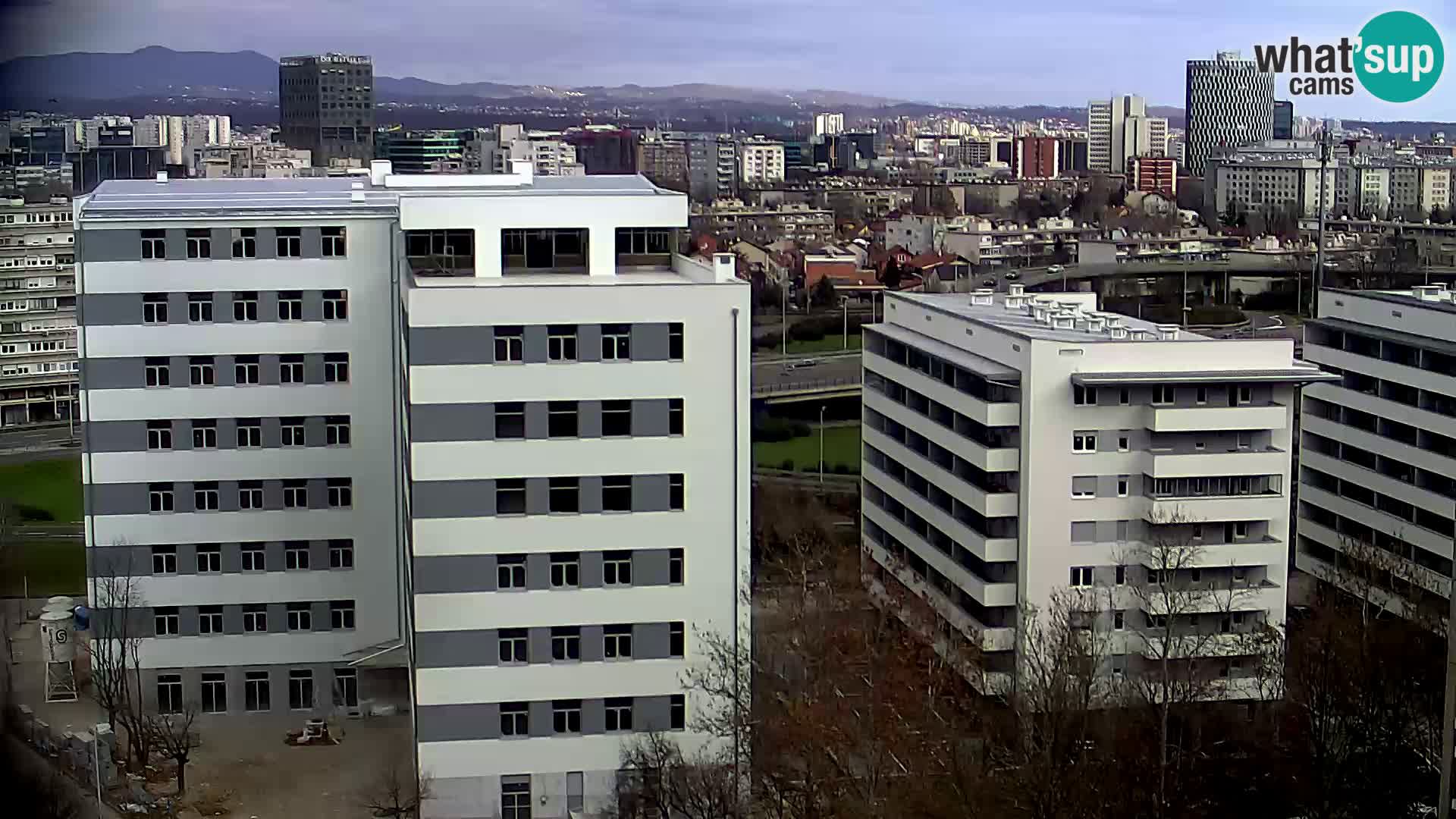 Rond-point en direct traversant les avenues Slavonska et Marin Držić à Zagreb webcam