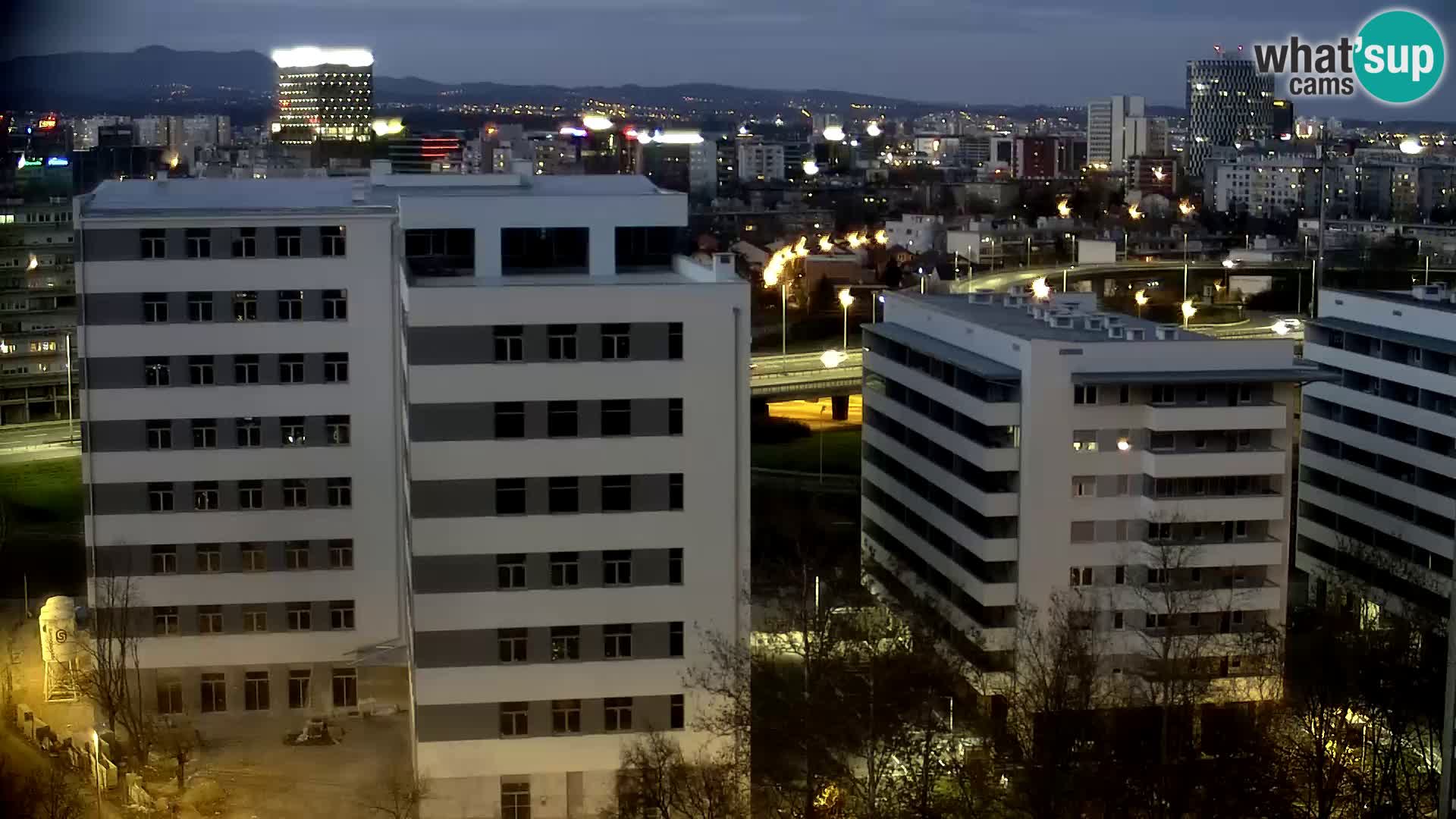 Rond-point en direct traversant les avenues Slavonska et Marin Držić à Zagreb webcam