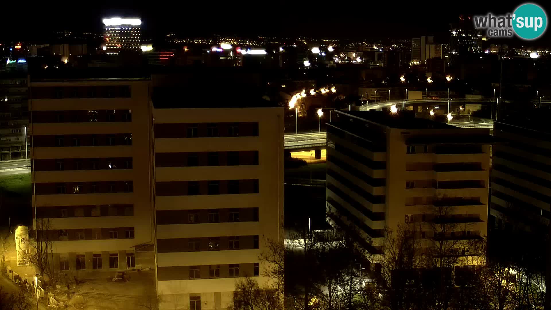 Rond-point en direct traversant les avenues Slavonska et Marin Držić à Zagreb webcam