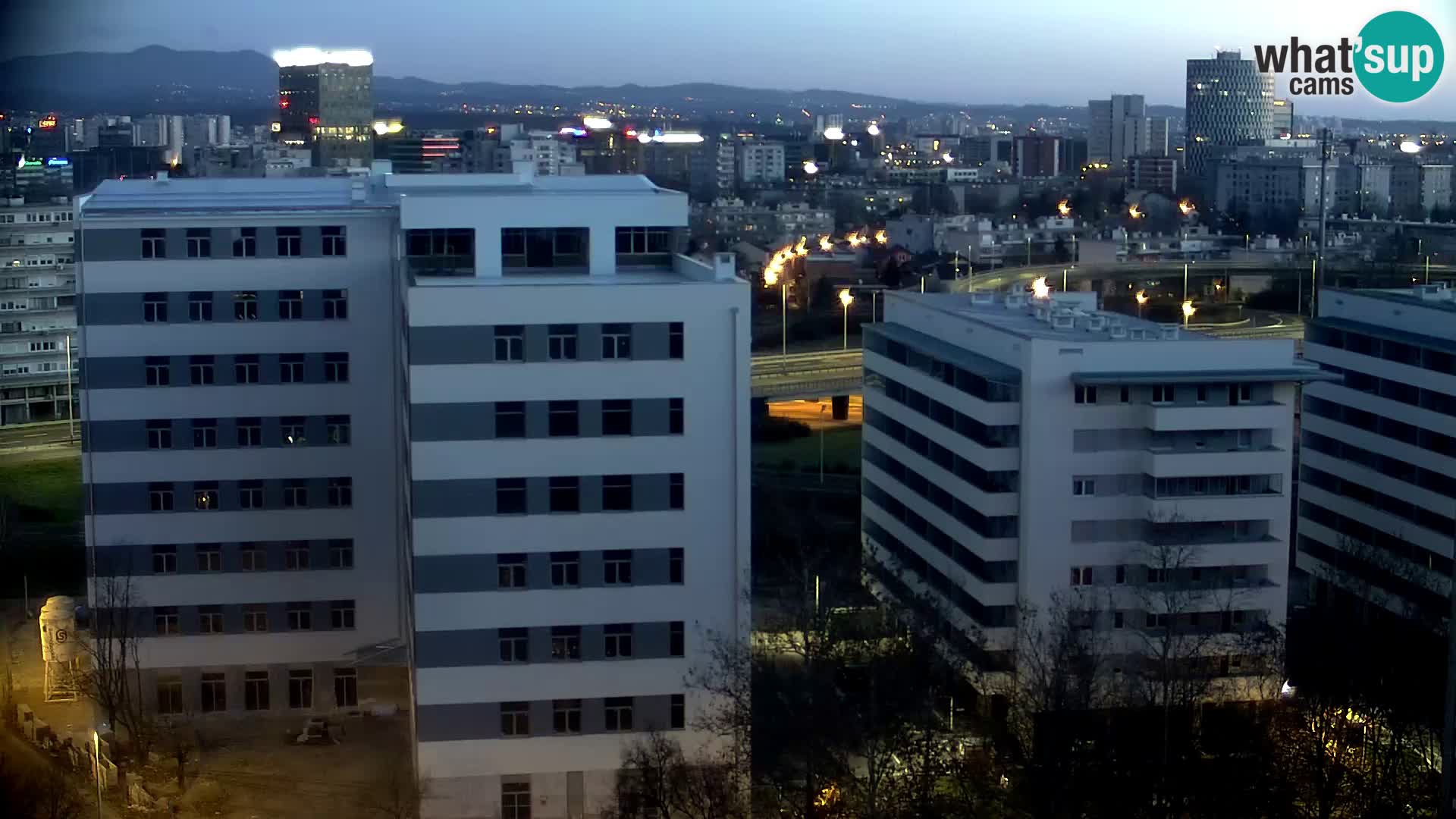 Rond-point en direct traversant les avenues Slavonska et Marin Držić à Zagreb webcam