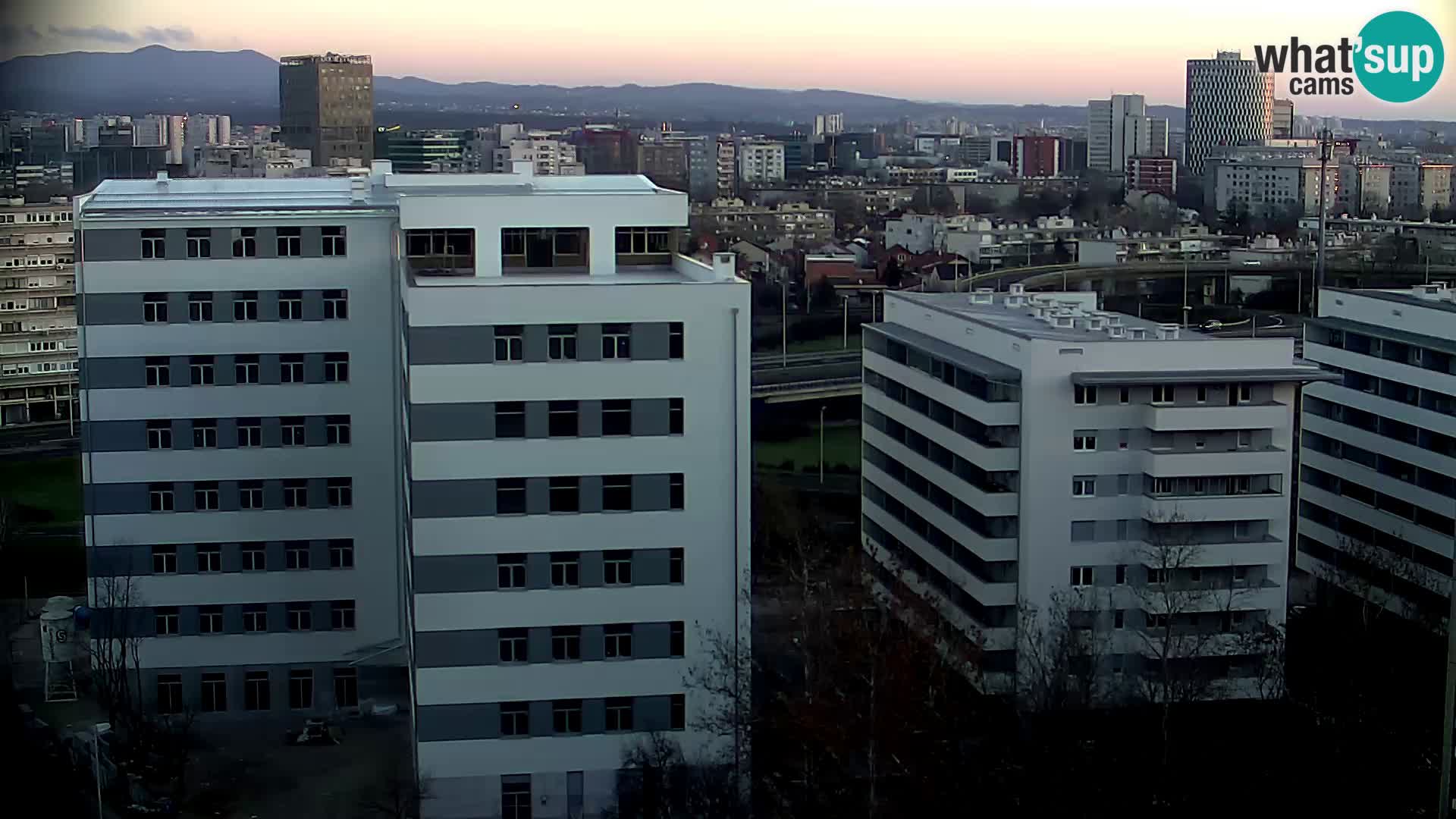 Rond-point en direct traversant les avenues Slavonska et Marin Držić à Zagreb webcam