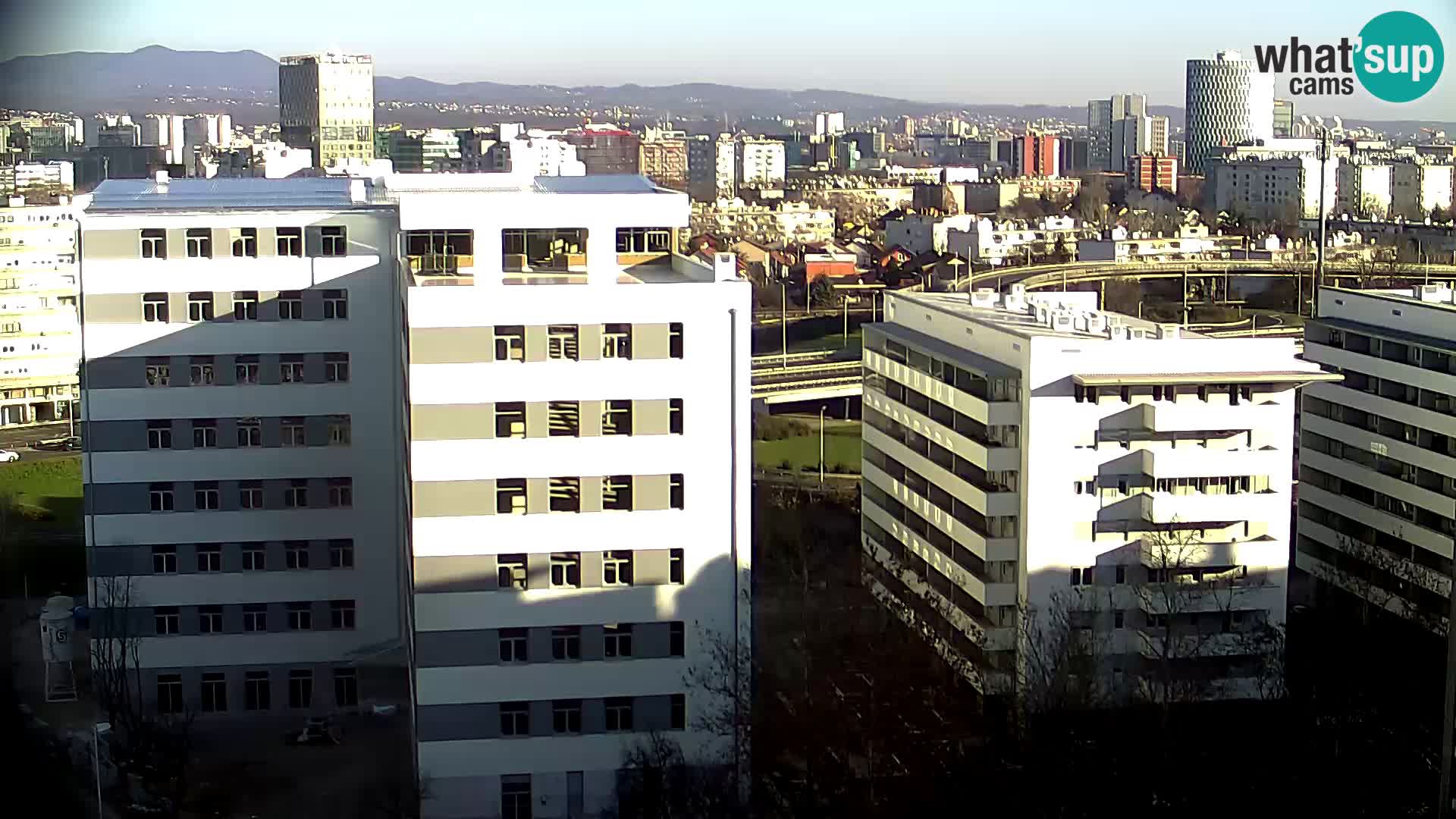 Rond-point en direct traversant les avenues Slavonska et Marin Držić à Zagreb webcam