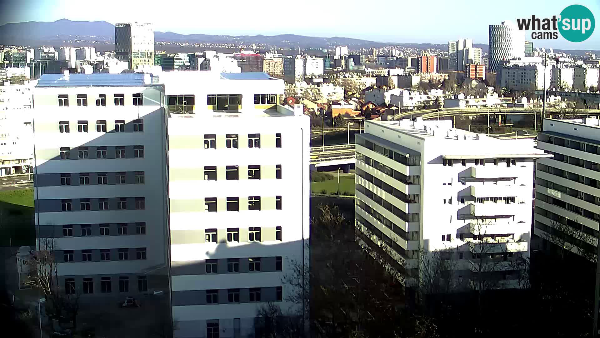 Rond-point en direct traversant les avenues Slavonska et Marin Držić à Zagreb webcam