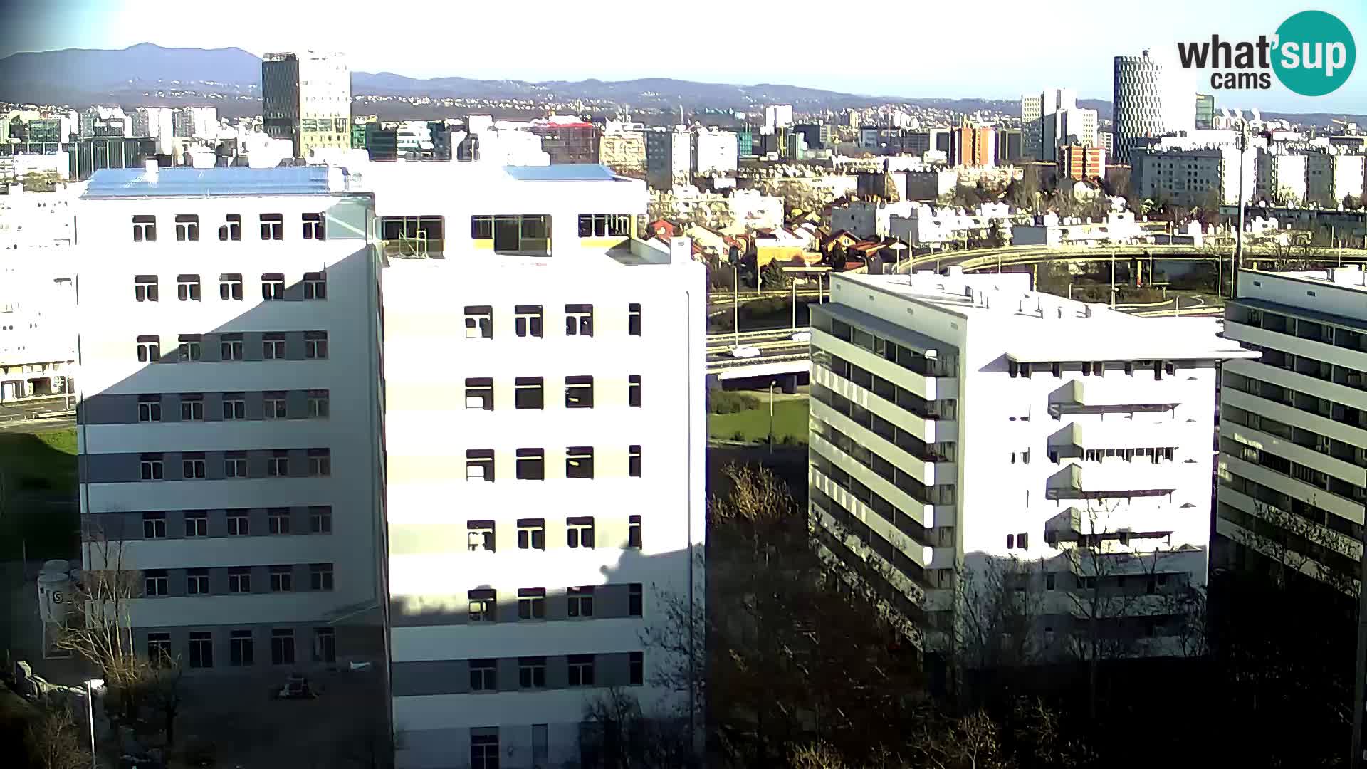 Rond-point en direct traversant les avenues Slavonska et Marin Držić à Zagreb webcam