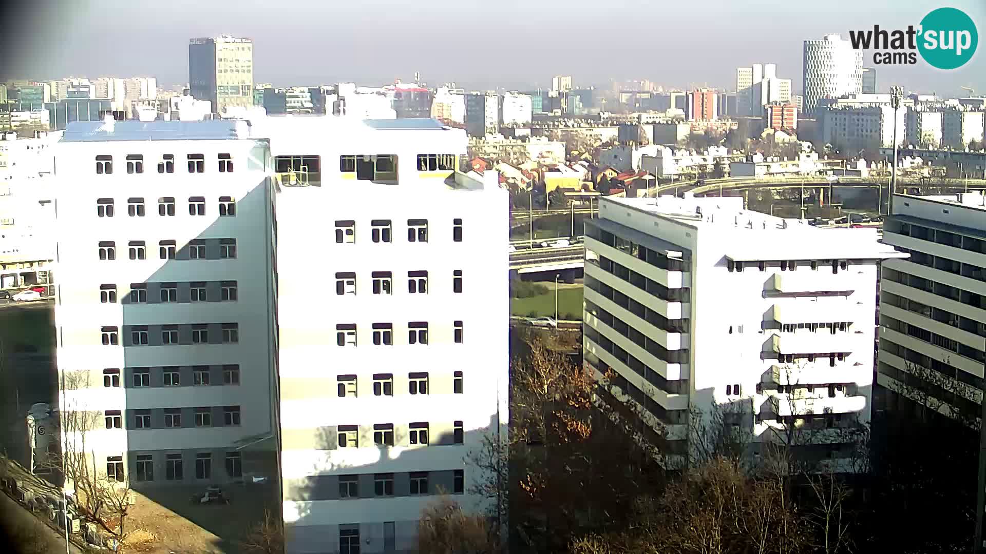 Rond-point en direct traversant les avenues Slavonska et Marin Držić à Zagreb webcam