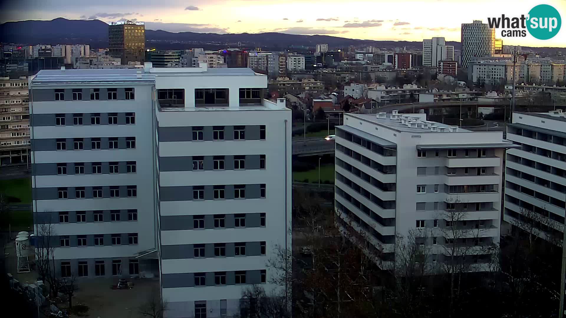 Krožišče Slavonske in Marin Držićeve ulice v Zagrebu v živo