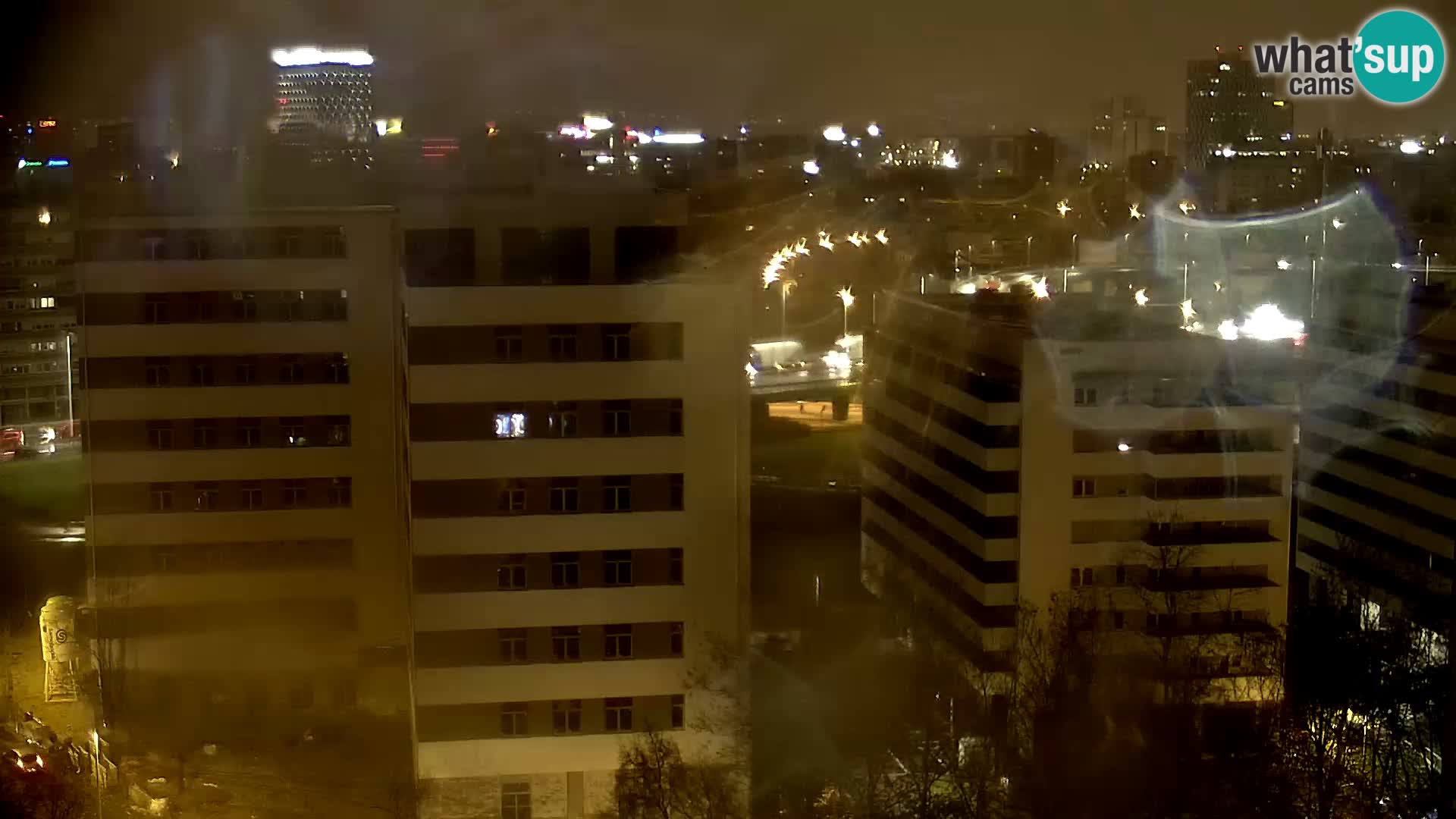 Rotonda en vivo que cruza Slavonska y Marin Držić Avenue en Zagreb webcam