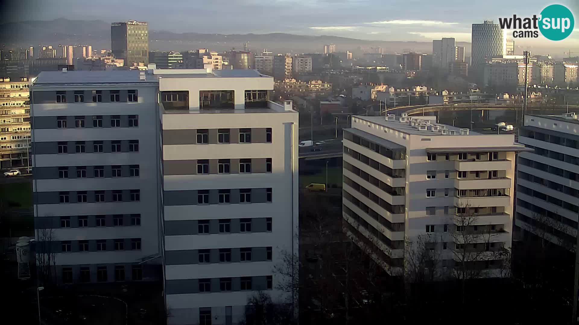 Rond-point en direct traversant les avenues Slavonska et Marin Držić à Zagreb webcam