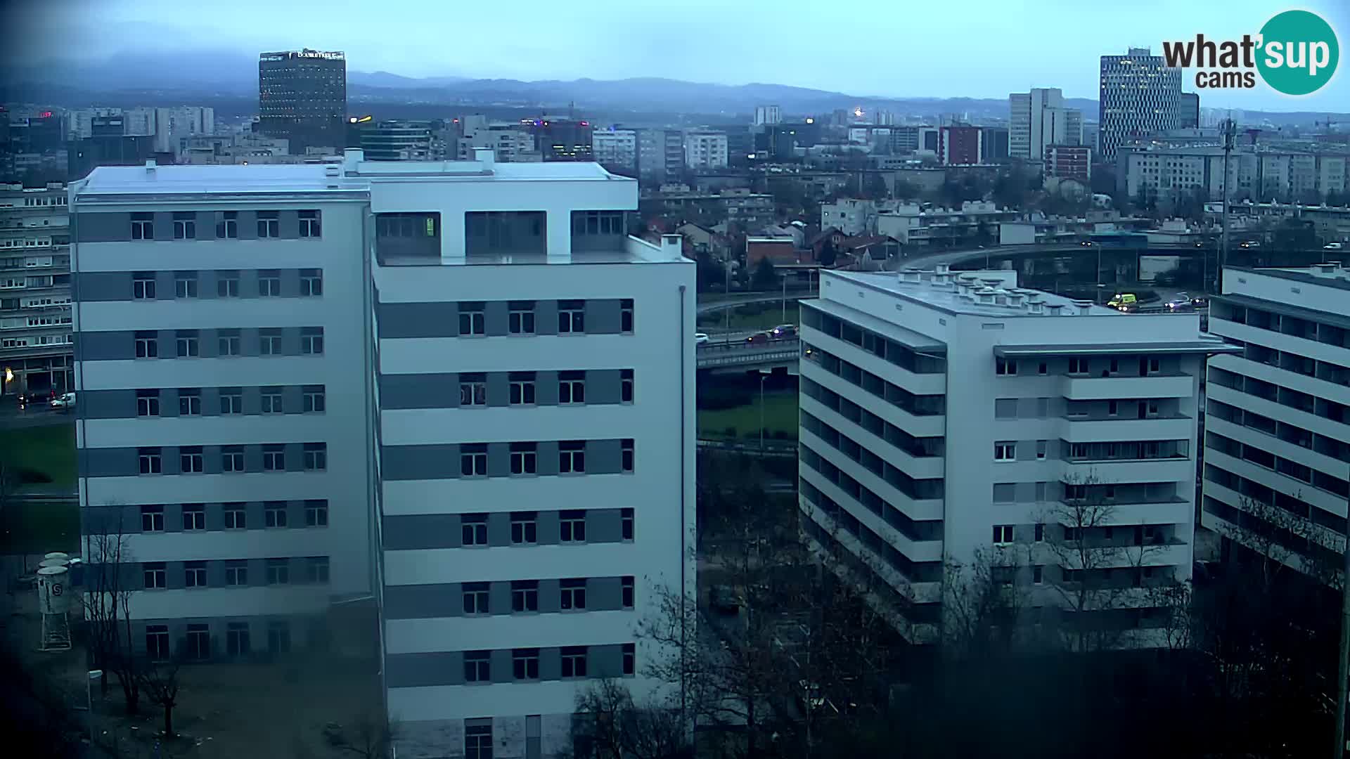 Live-Kreisverkehr Slavonska und Marin Držić Avenue zur Zagreb Webcam