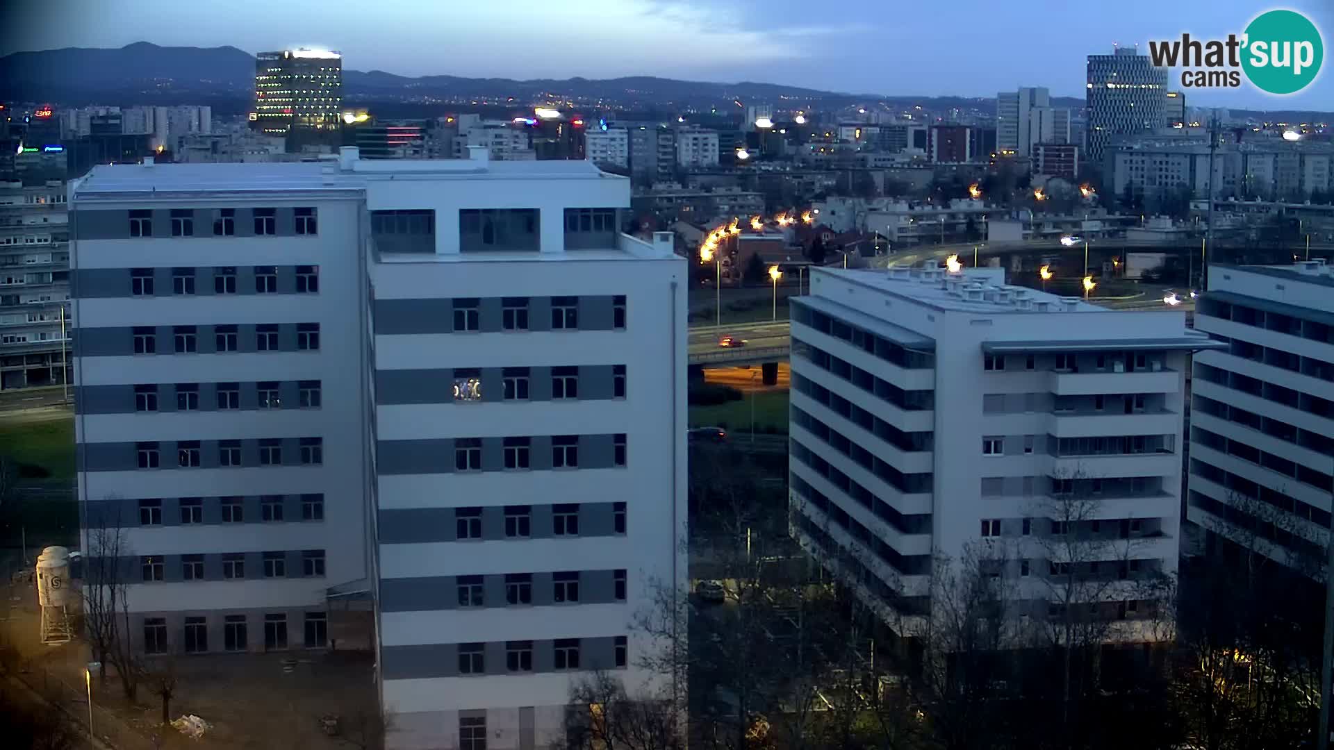 Live-Kreisverkehr Slavonska und Marin Držić Avenue zur Zagreb Webcam