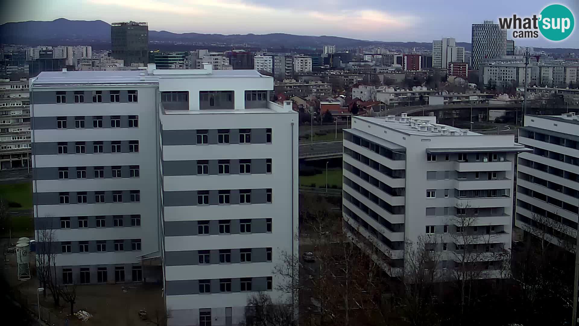 Live-Kreisverkehr Slavonska und Marin Držić Avenue zur Zagreb Webcam