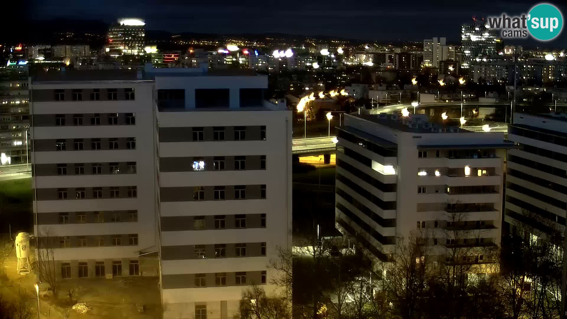 Rond-point en direct traversant les avenues Slavonska et Marin Držić à Zagreb webcam