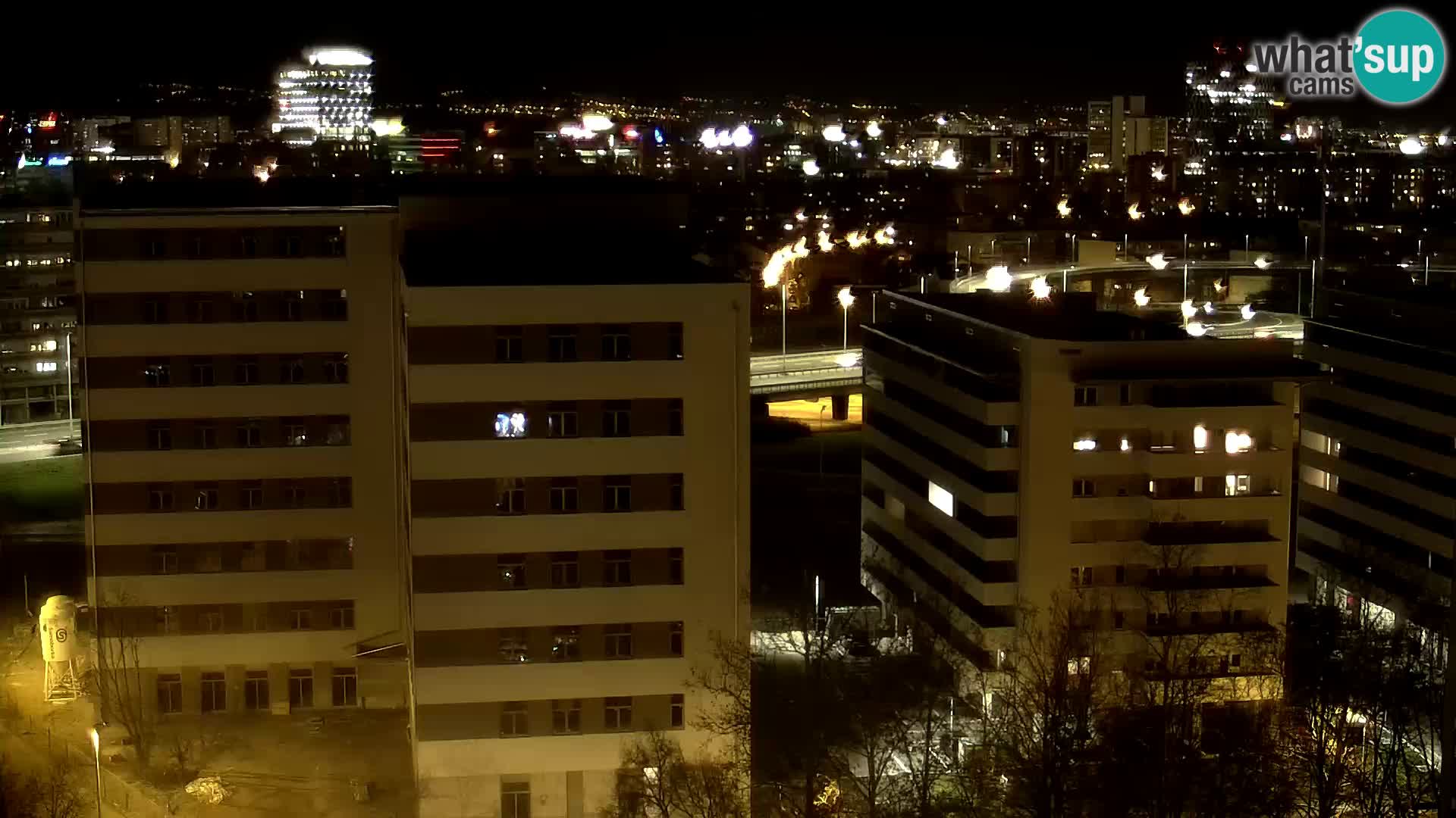 Rond-point en direct traversant les avenues Slavonska et Marin Držić à Zagreb webcam