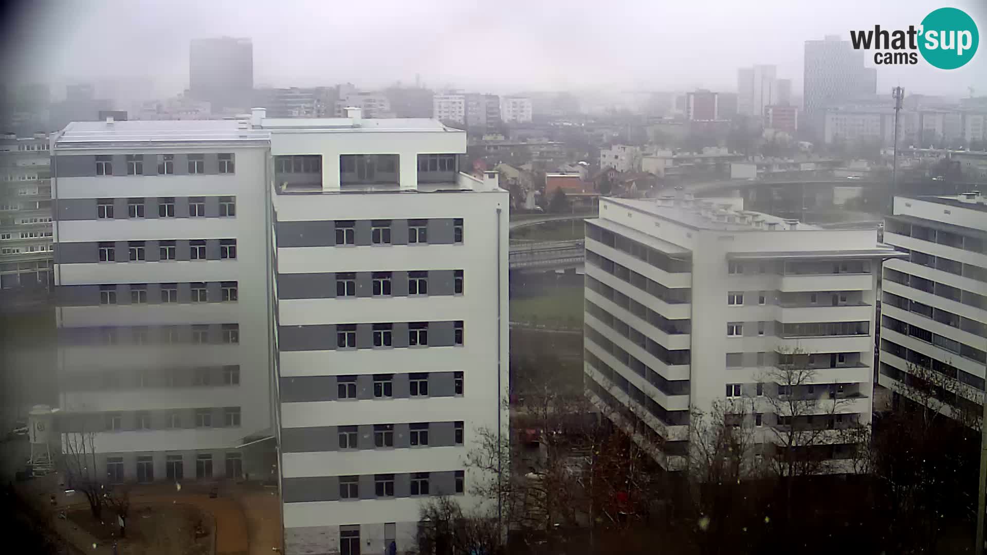 Rond-point en direct traversant les avenues Slavonska et Marin Držić à Zagreb webcam