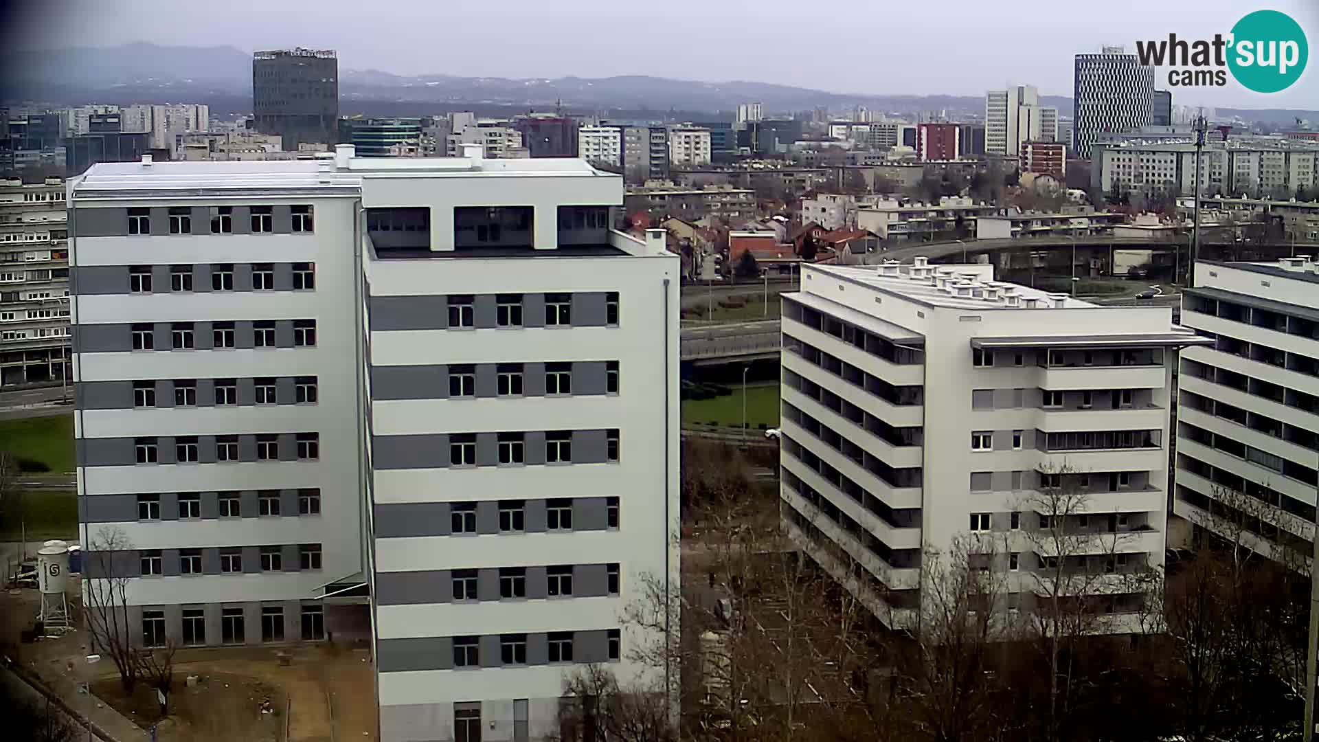 Rond-point en direct traversant les avenues Slavonska et Marin Držić à Zagreb webcam