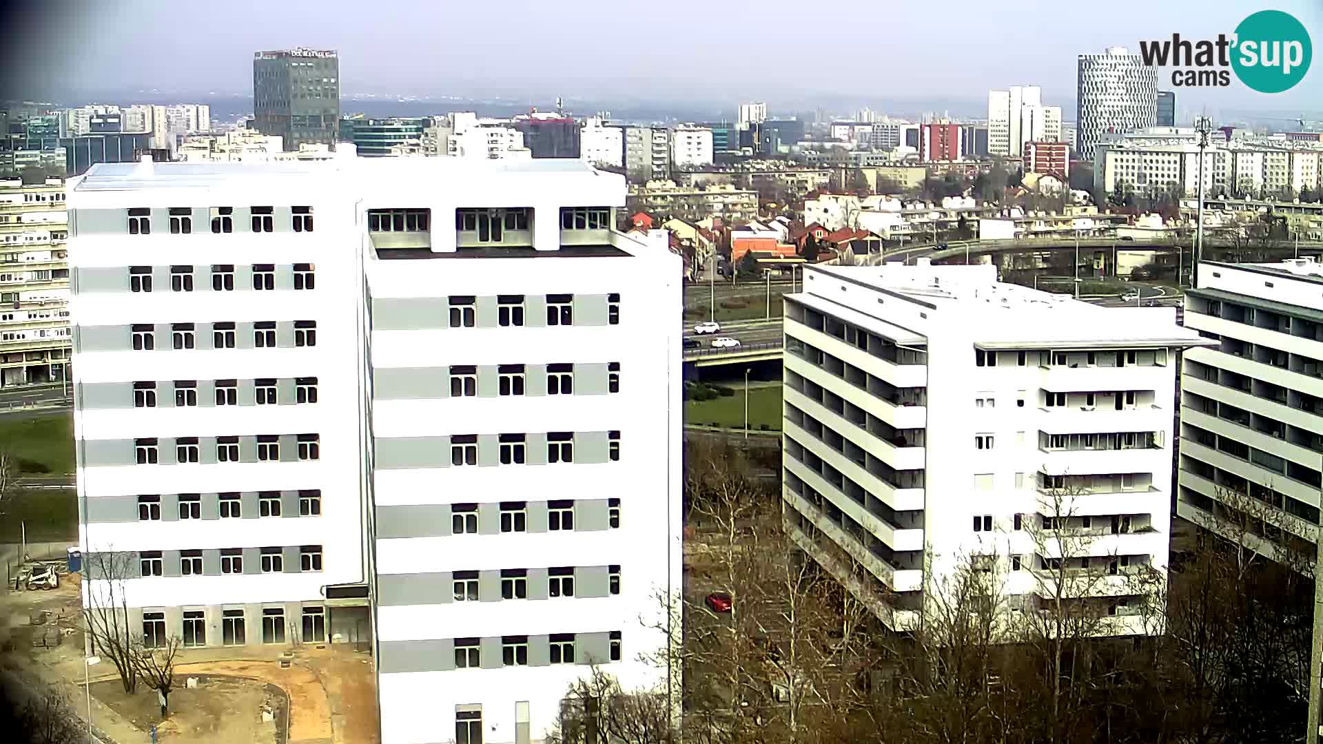 Rotonda en vivo que cruza Slavonska y Marin Držić Avenue en Zagreb webcam