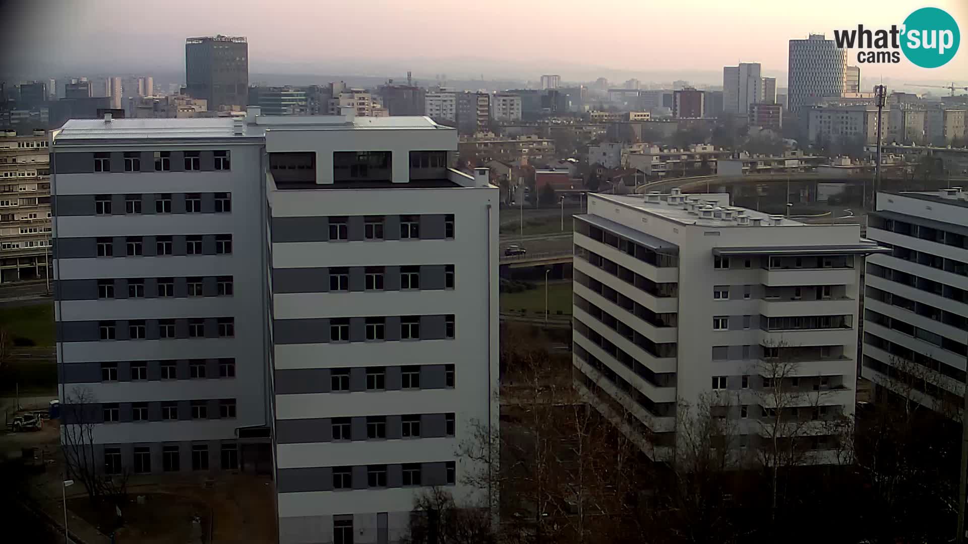 Live-Kreisverkehr Slavonska und Marin Držić Avenue zur Zagreb Webcam