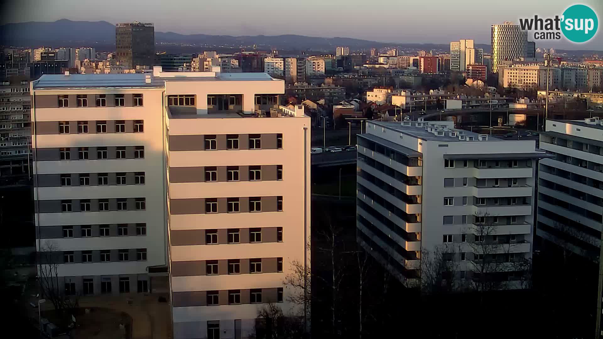 Live-Kreisverkehr Slavonska und Marin Držić Avenue zur Zagreb Webcam