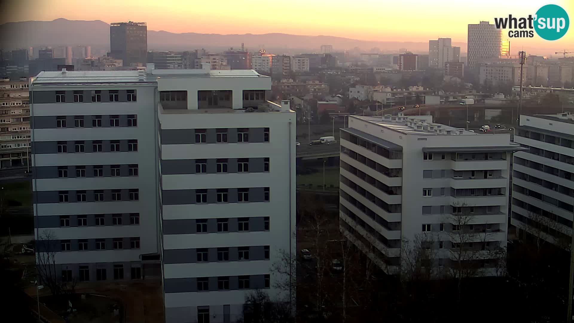 Live-Kreisverkehr Slavonska und Marin Držić Avenue zur Zagreb Webcam