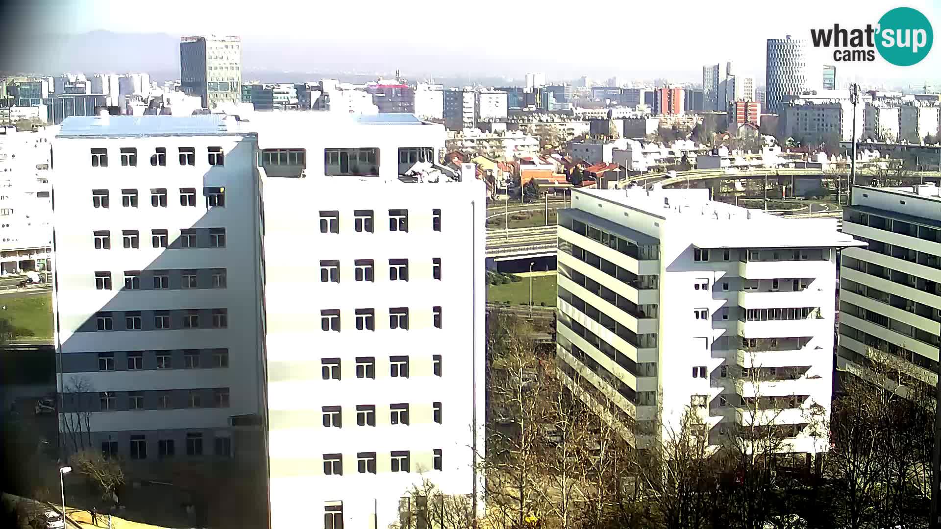 Rond-point en direct traversant les avenues Slavonska et Marin Držić à Zagreb webcam