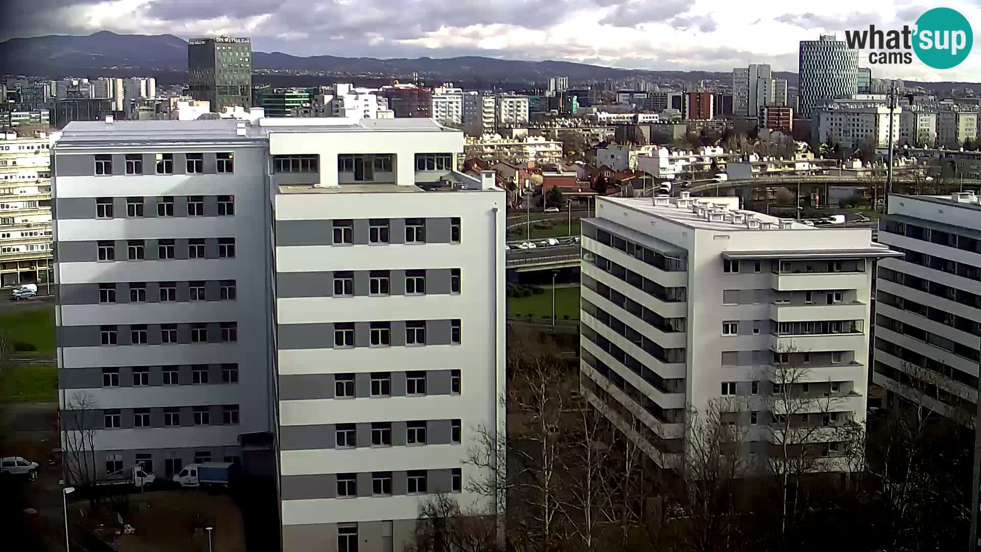 Live-Kreisverkehr Slavonska und Marin Držić Avenue zur Zagreb Webcam