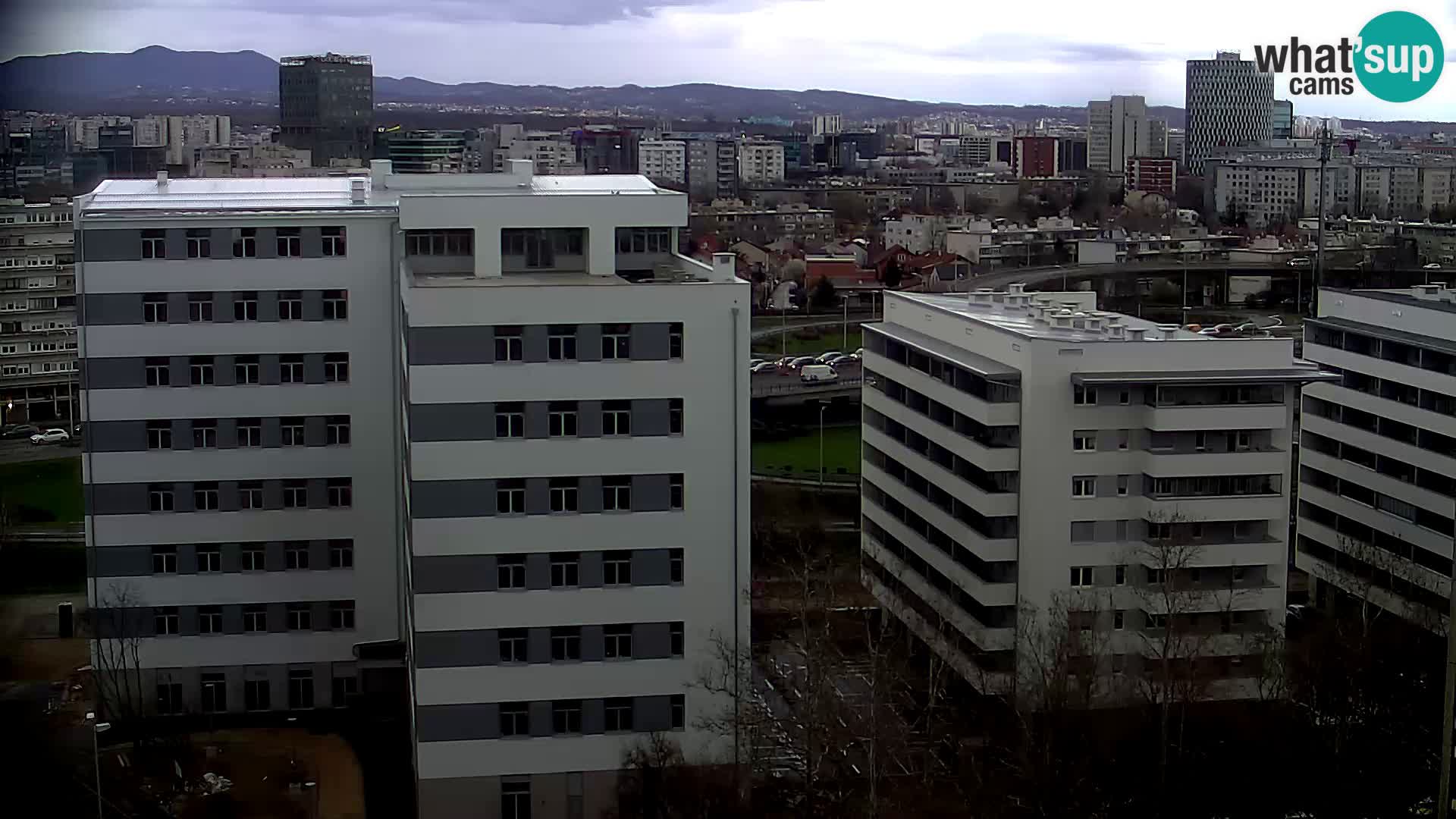 Rond-point en direct traversant les avenues Slavonska et Marin Držić à Zagreb webcam