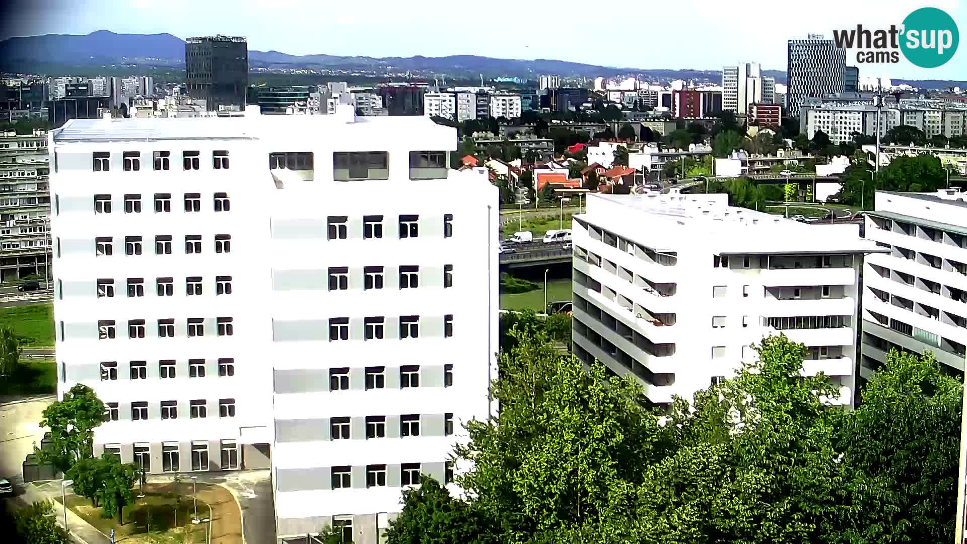 Live-Kreisverkehr Slavonska und Marin Držić Avenue zur Zagreb Webcam